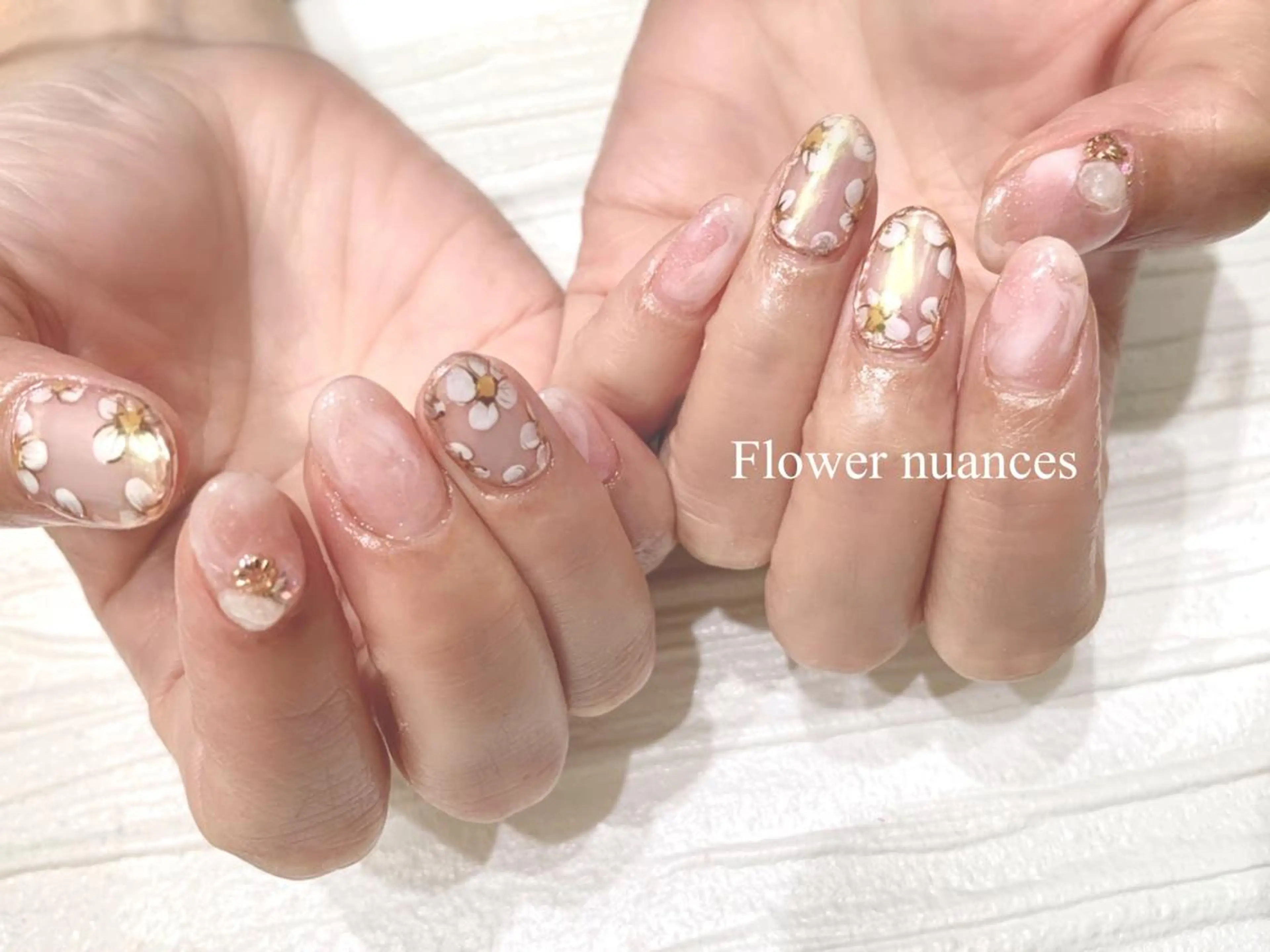 ミディアム m kaori𓃟のネイルデザイン