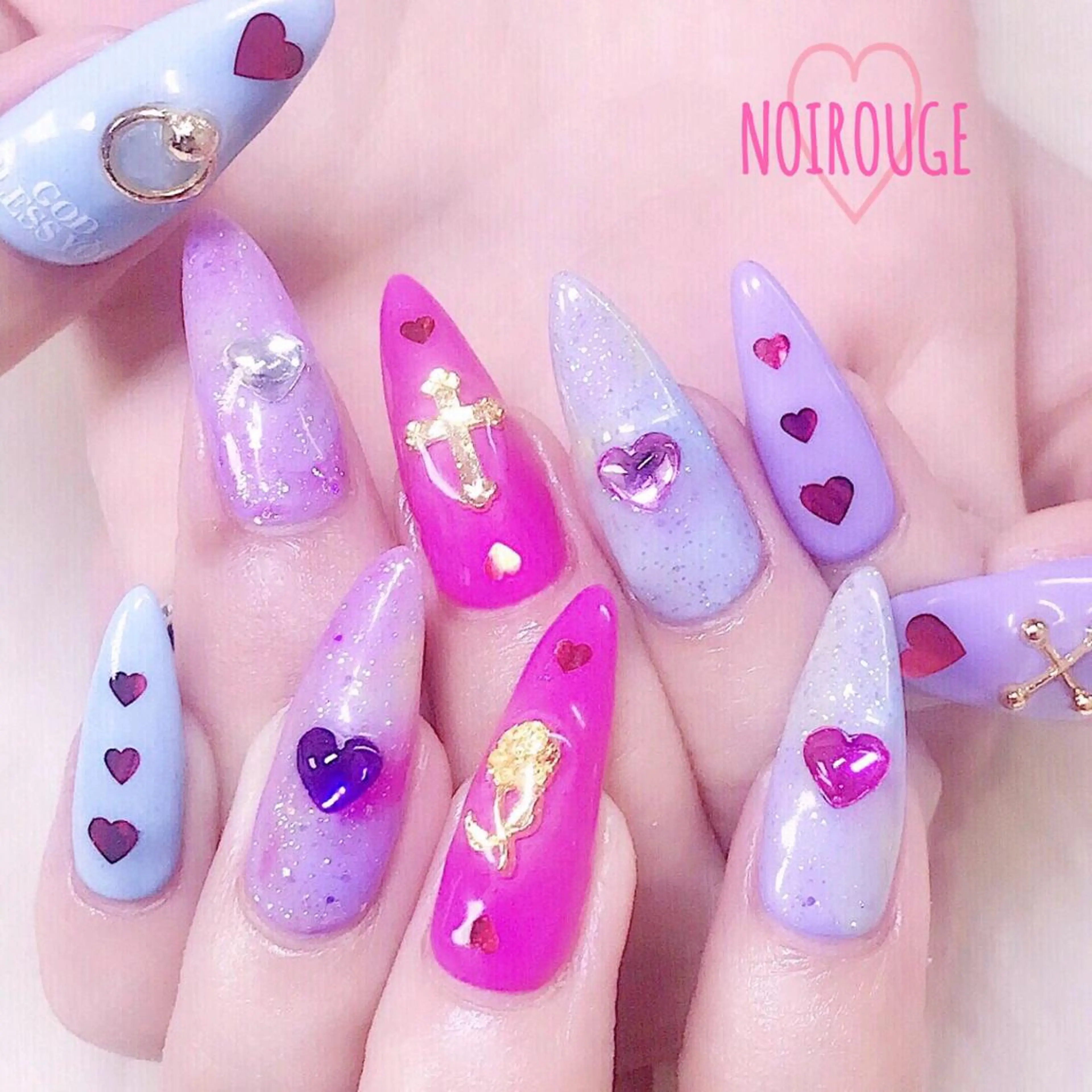 ネイル NOIROUGE所属・NOI ROUGEのネイルデザイン