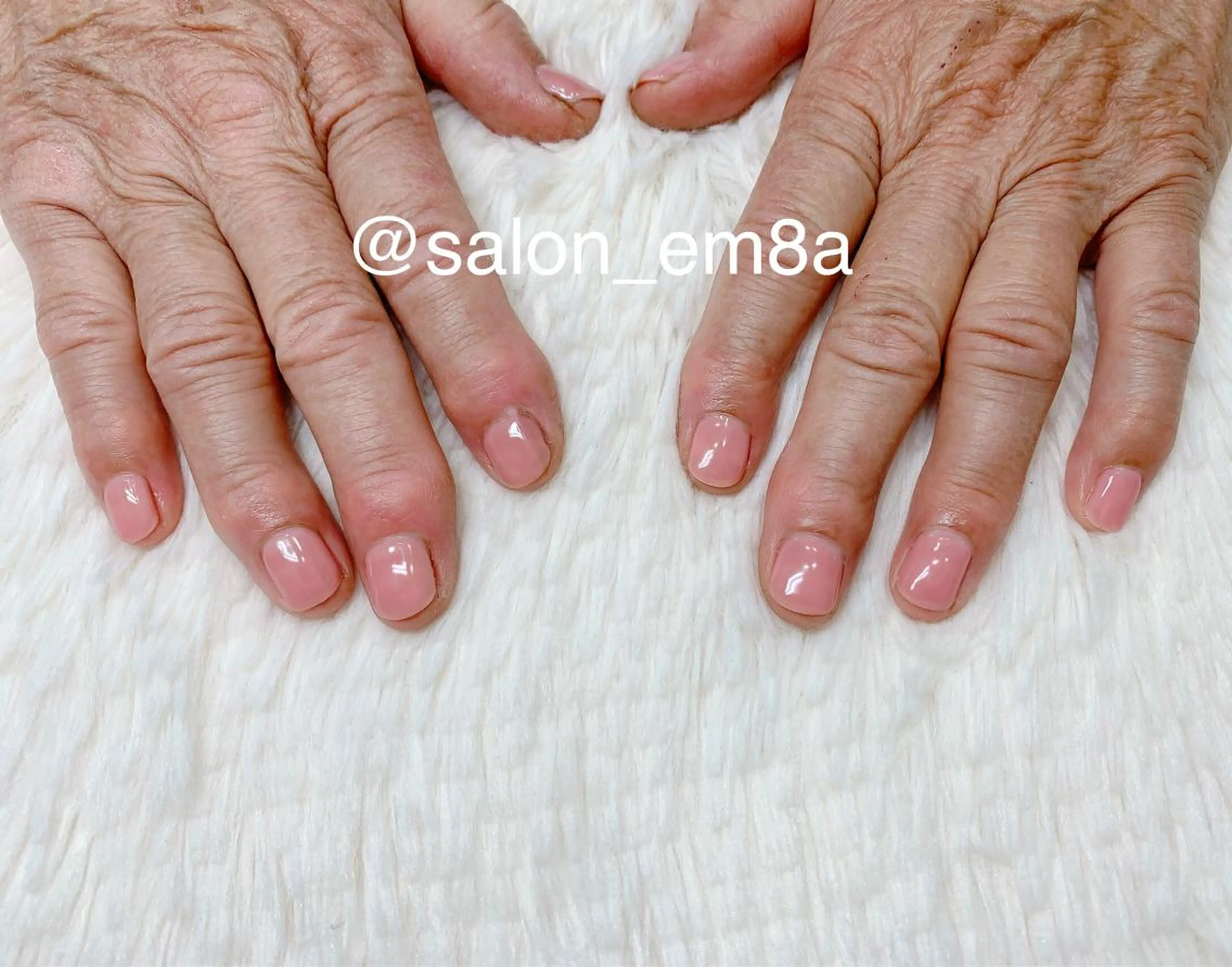 ネイル ジェルネイル ワンカラーネイル ハンドネイル salon EM&A emiのネイルデザイン