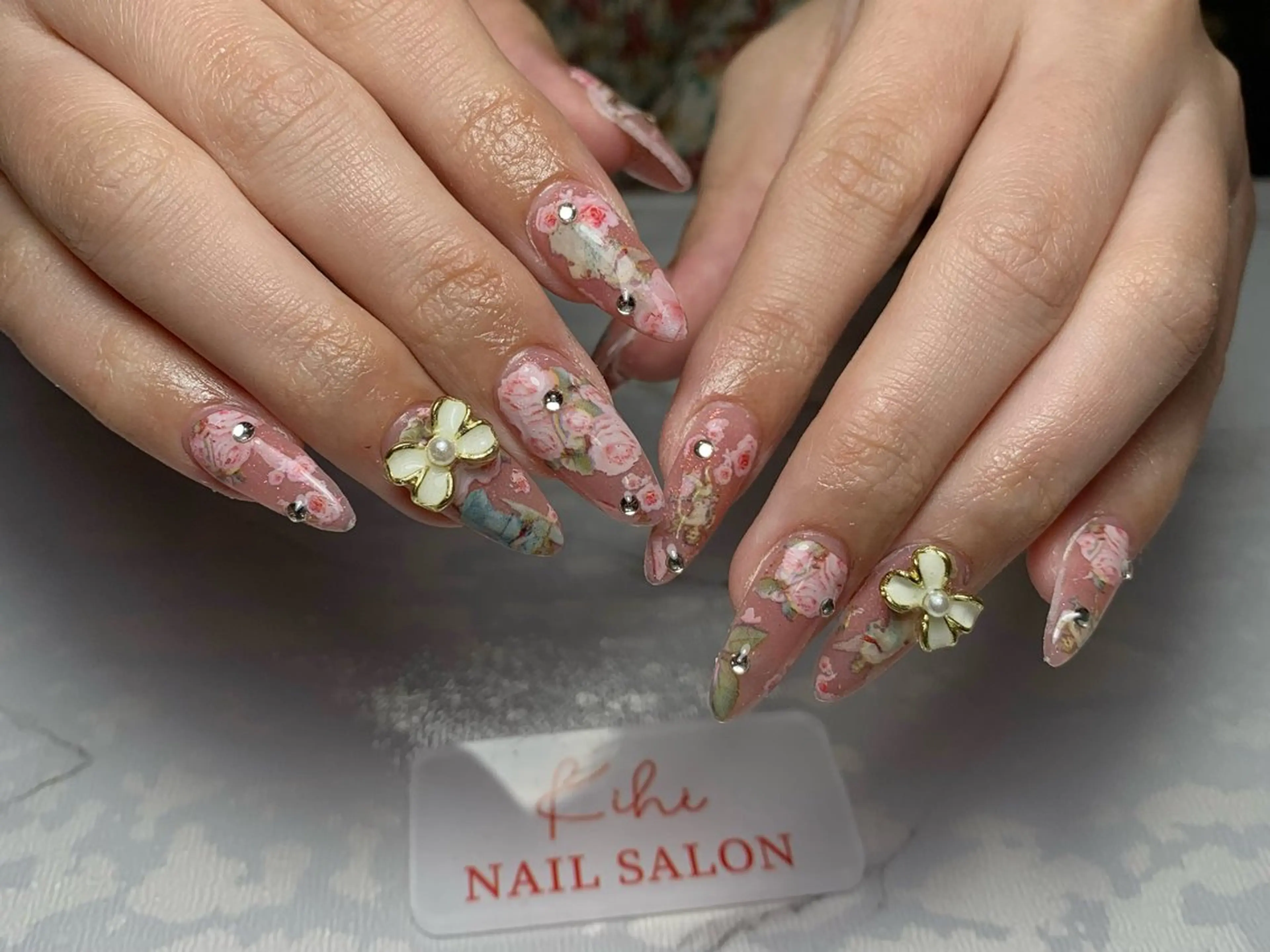 ネイル アートネイル フレンチネイル ジェルネイル グラデーション 韓国ネイル ハンドネイル 💕鈴木ユリ パラジェル/オフ無料のネイルデザイン