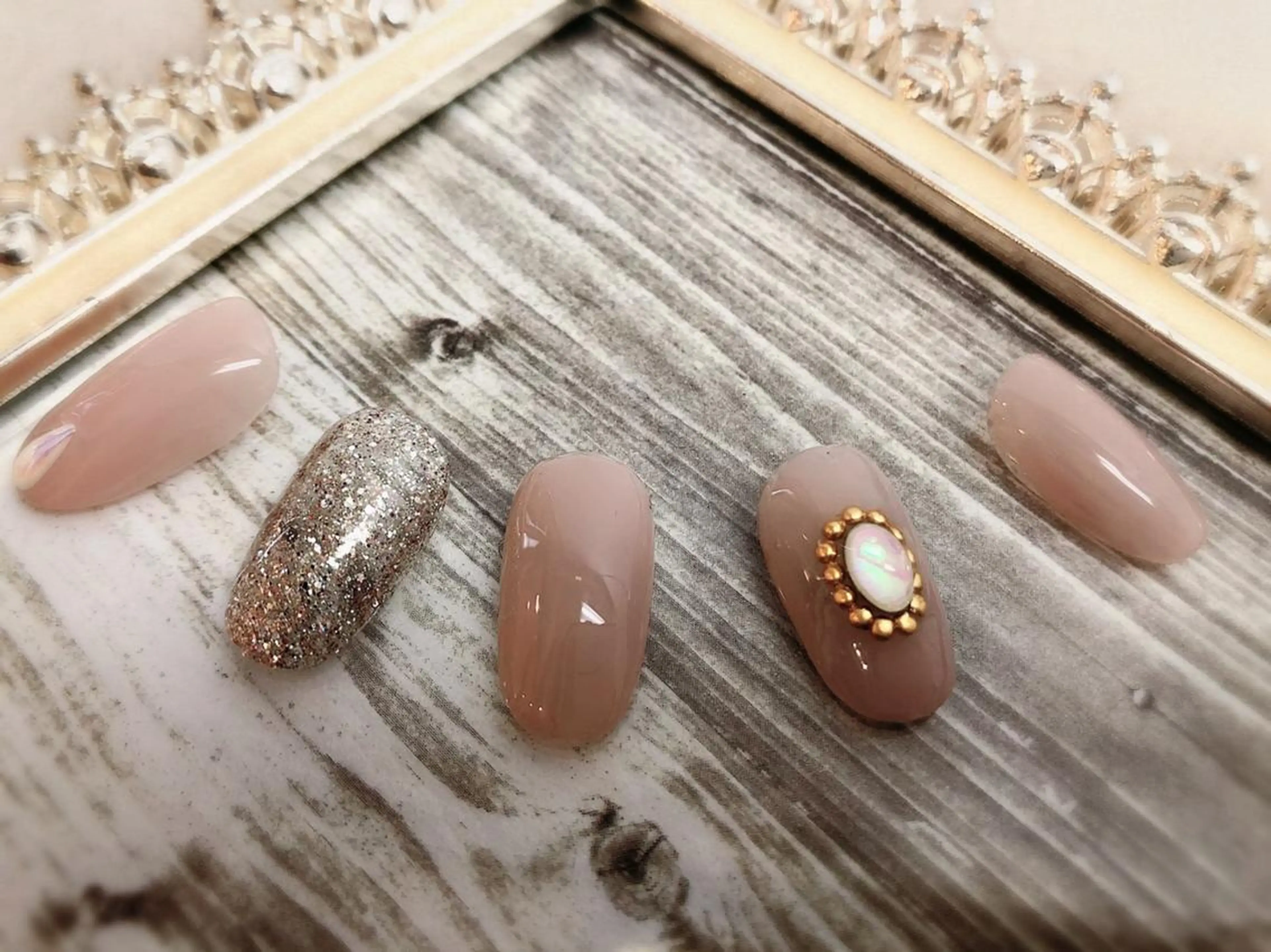 ネイル 【尾下】 ロイヤル•セラピストのネイルデザイン