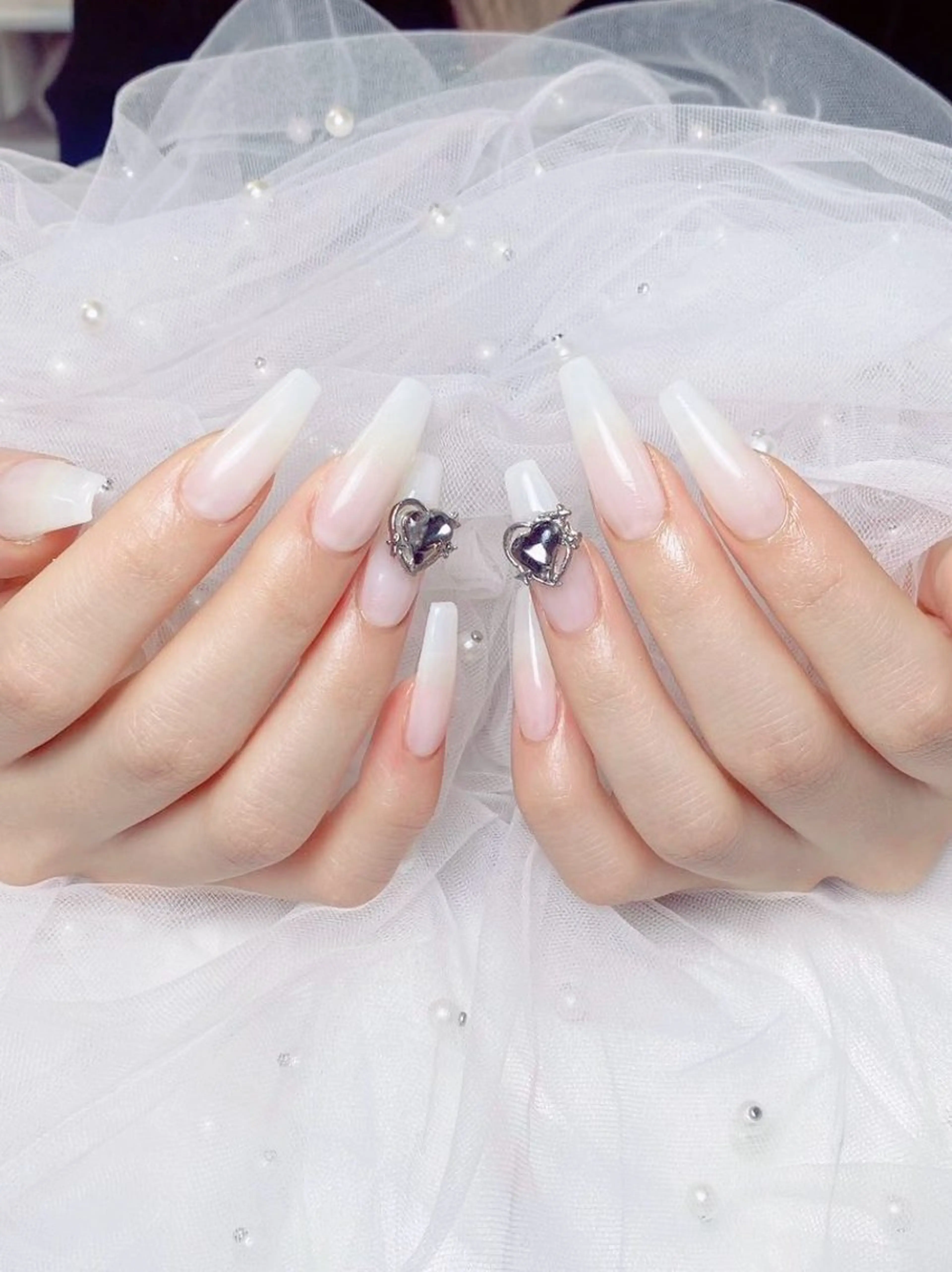 ネイル フレンチネイル ジェルネイル ハート 韓国ネイル マグネットネイル ハンドネイル ネイルサロン lotusのネイルデザイン