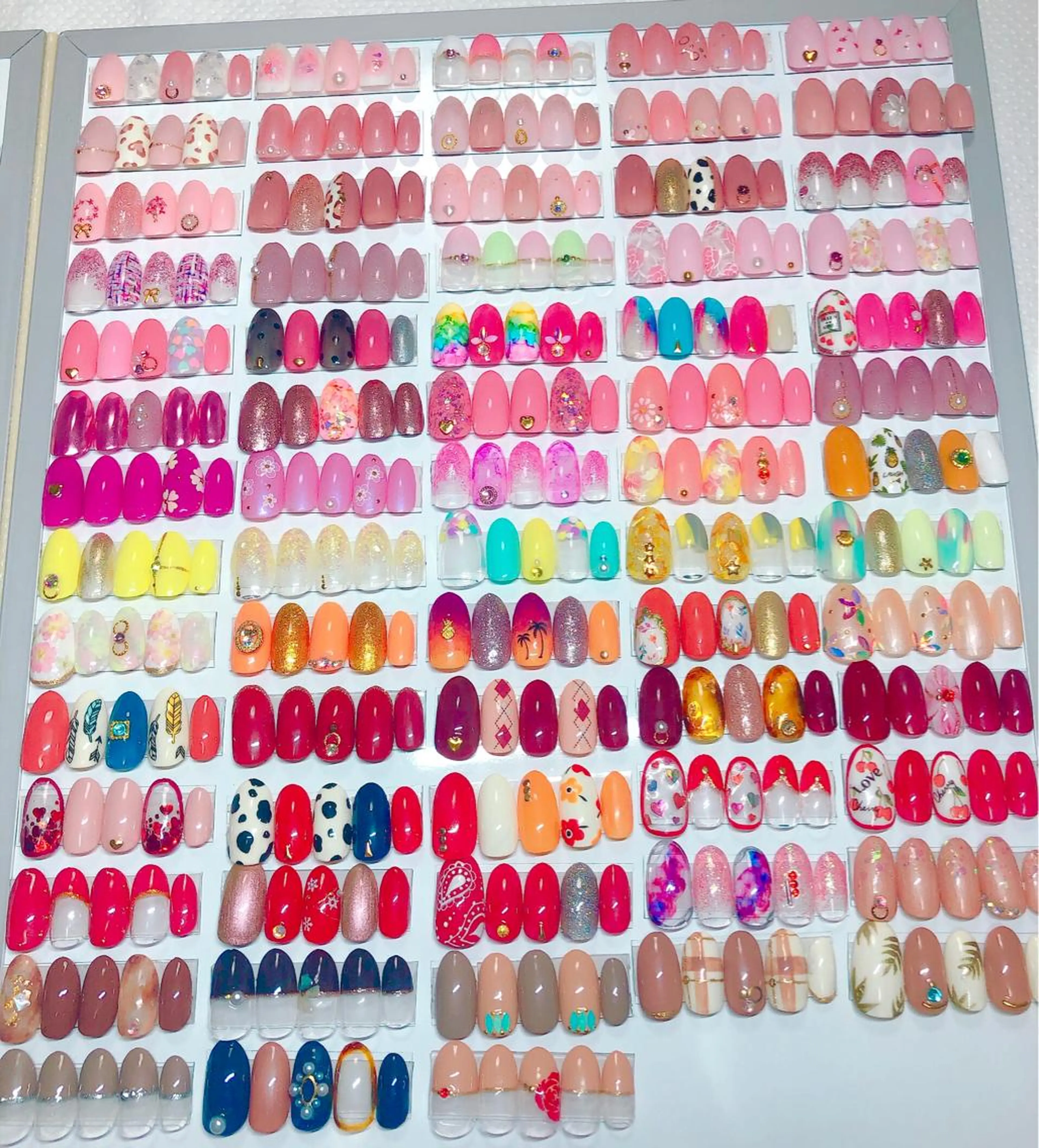 ネイル ハンドネイル CROWN プライベートサロンのネイルデザイン