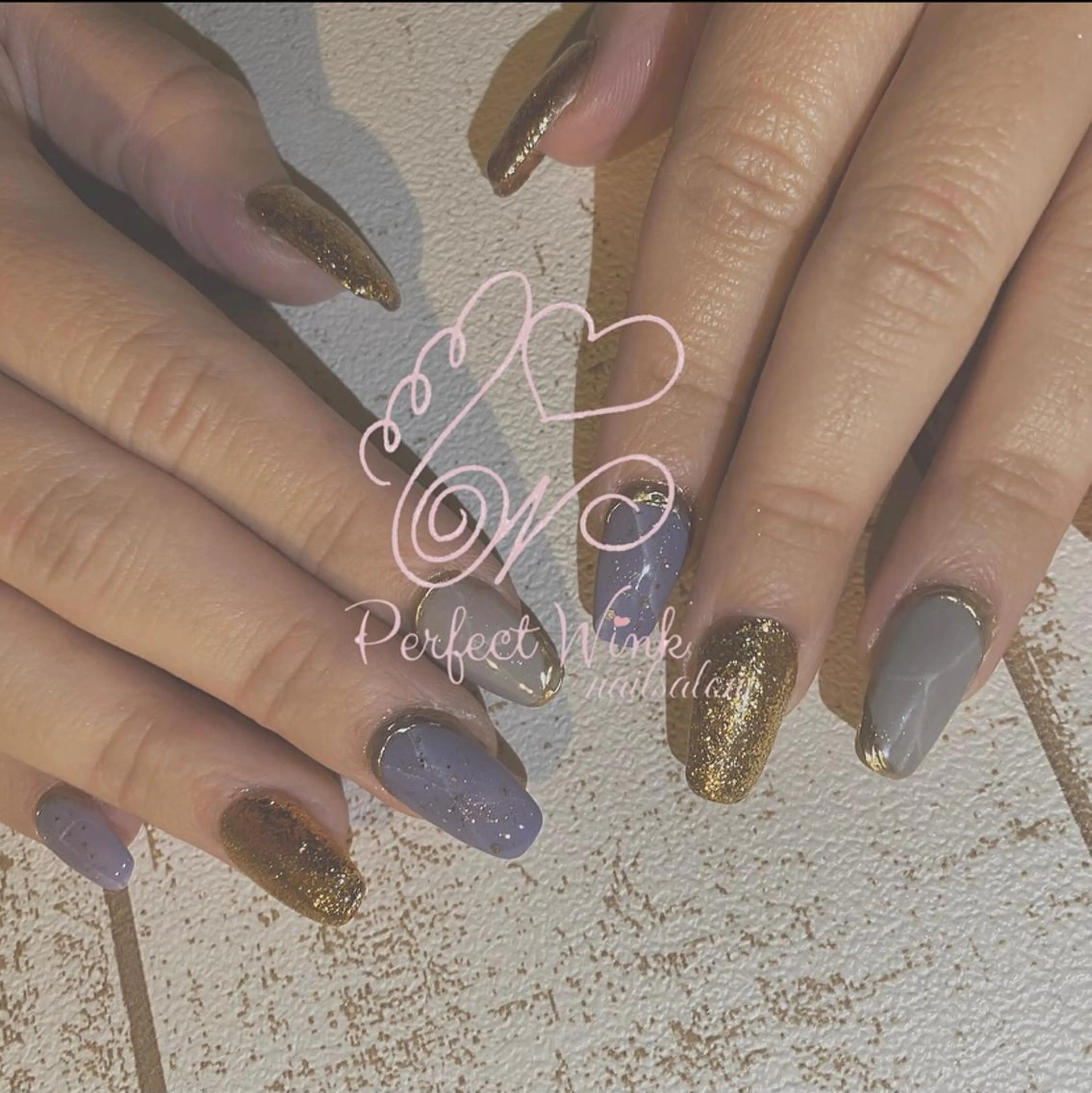 ネイル アイブロウ ゴールド 大理石ネイル(マーブル) ミラーネイル 💅Perfect Wink RUI🌈のネイルデザイン