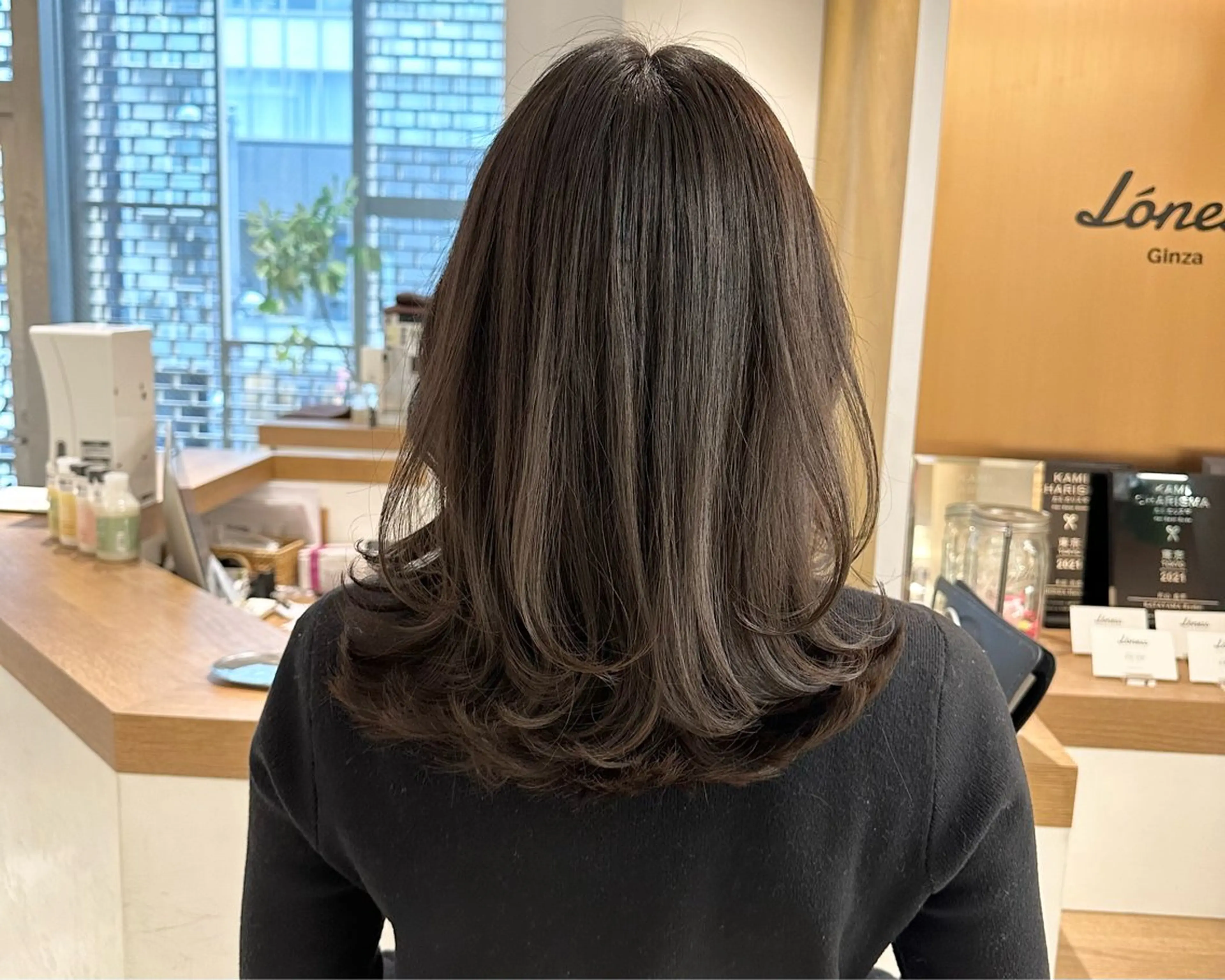 セミロング ヘアカラー トリートメント L'EANE THE TOKYO所属・ロングカット無料｜ 青山 ｜髪質改善のヘアスタイル
