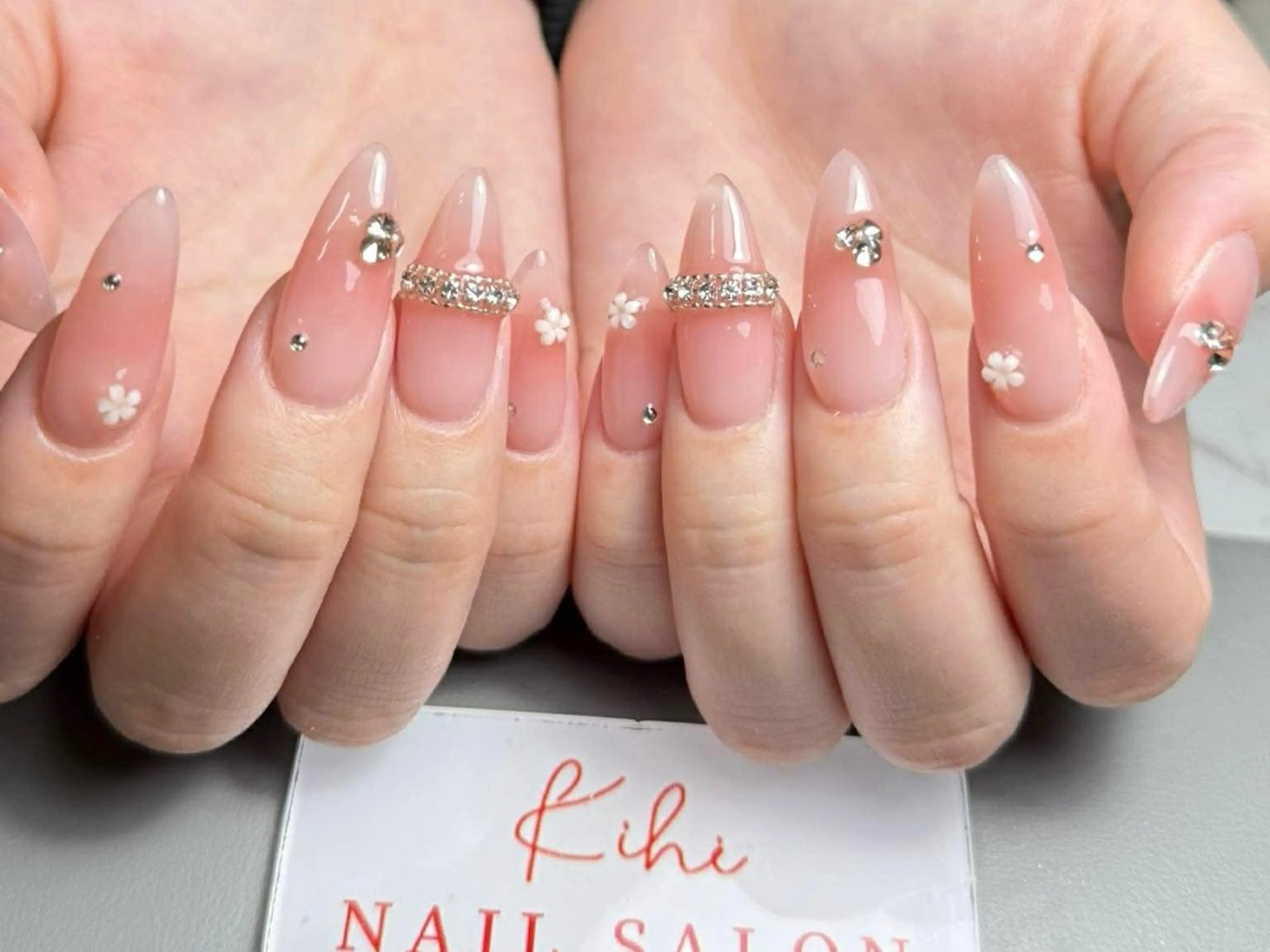 ネイル アートネイル フレンチネイル ジェルネイル グラデーション 韓国ネイル ハンドネイル 💕鈴木ユリ パラジェル/オフ無料のネイルデザイン