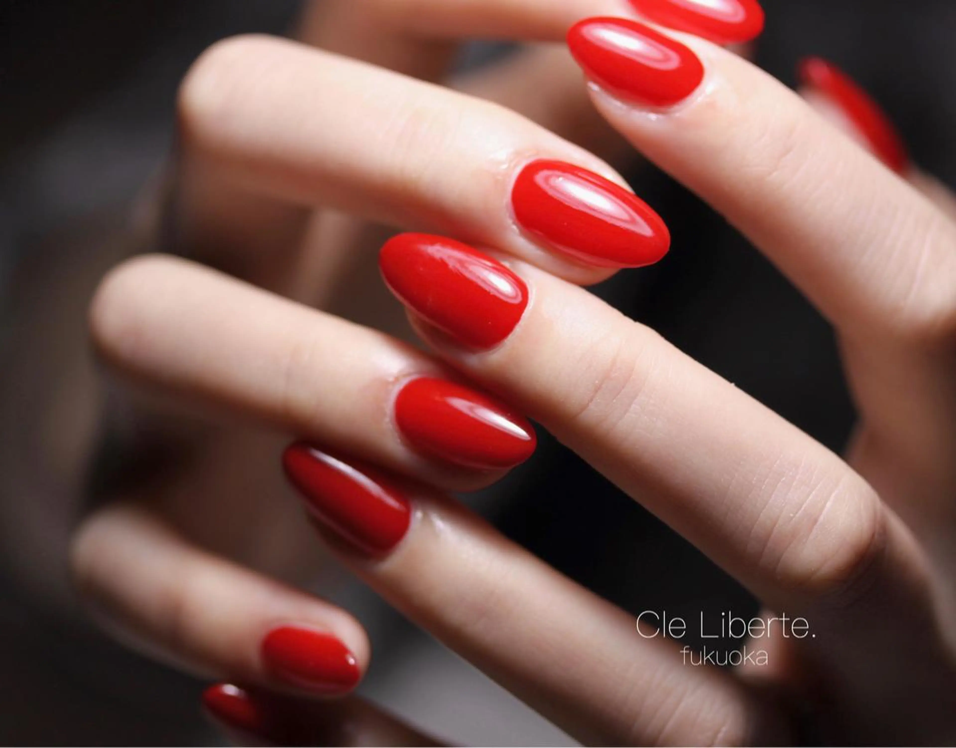 ネイル アートネイル フットネイル フレンチネイル 赤色 スカルプネイル Elio所属・Elio 国泰寺のネイルデザイン