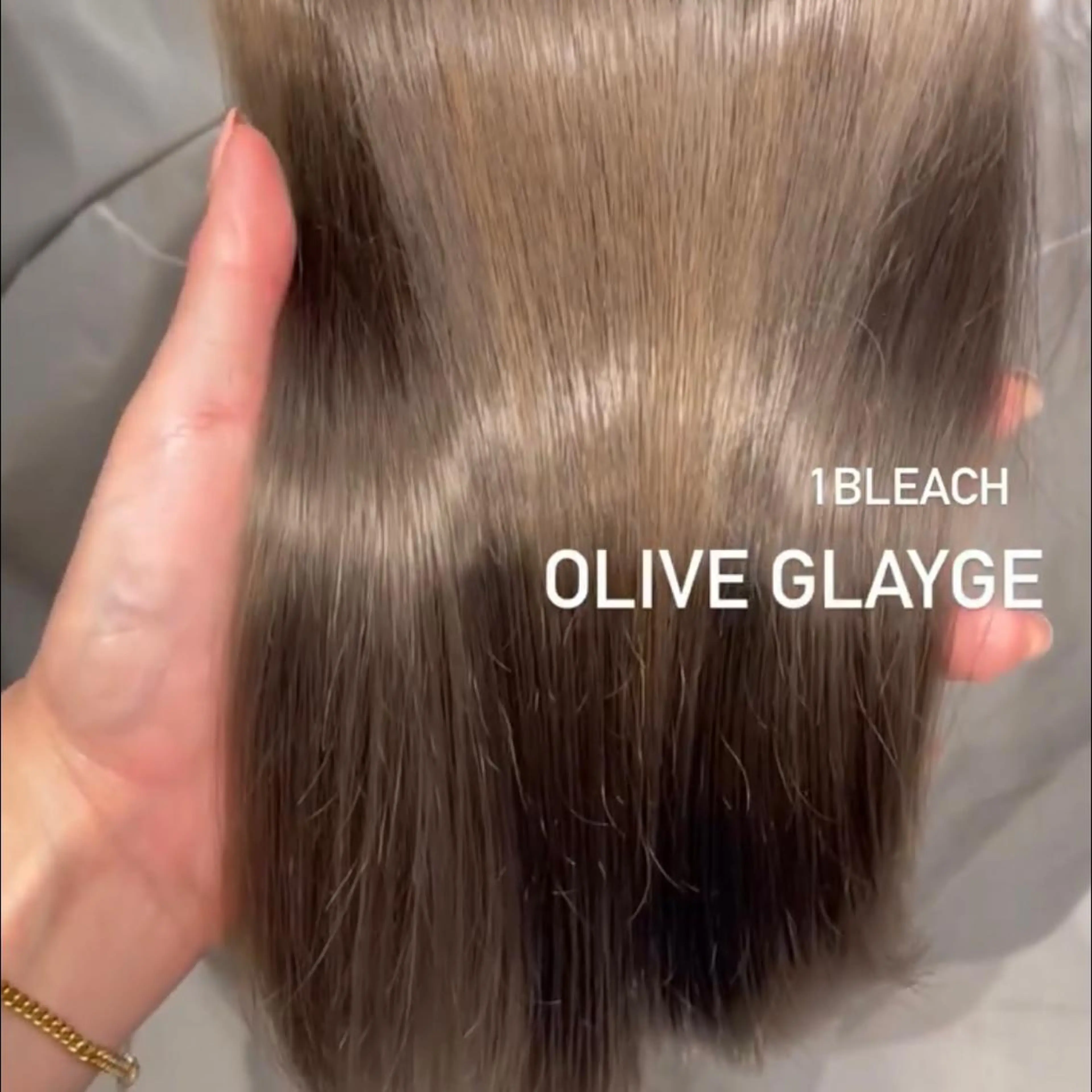 ロング カラー Toiro所属・🤎小顔レイヤー /ベージュ🤎友香のヘアスタイル