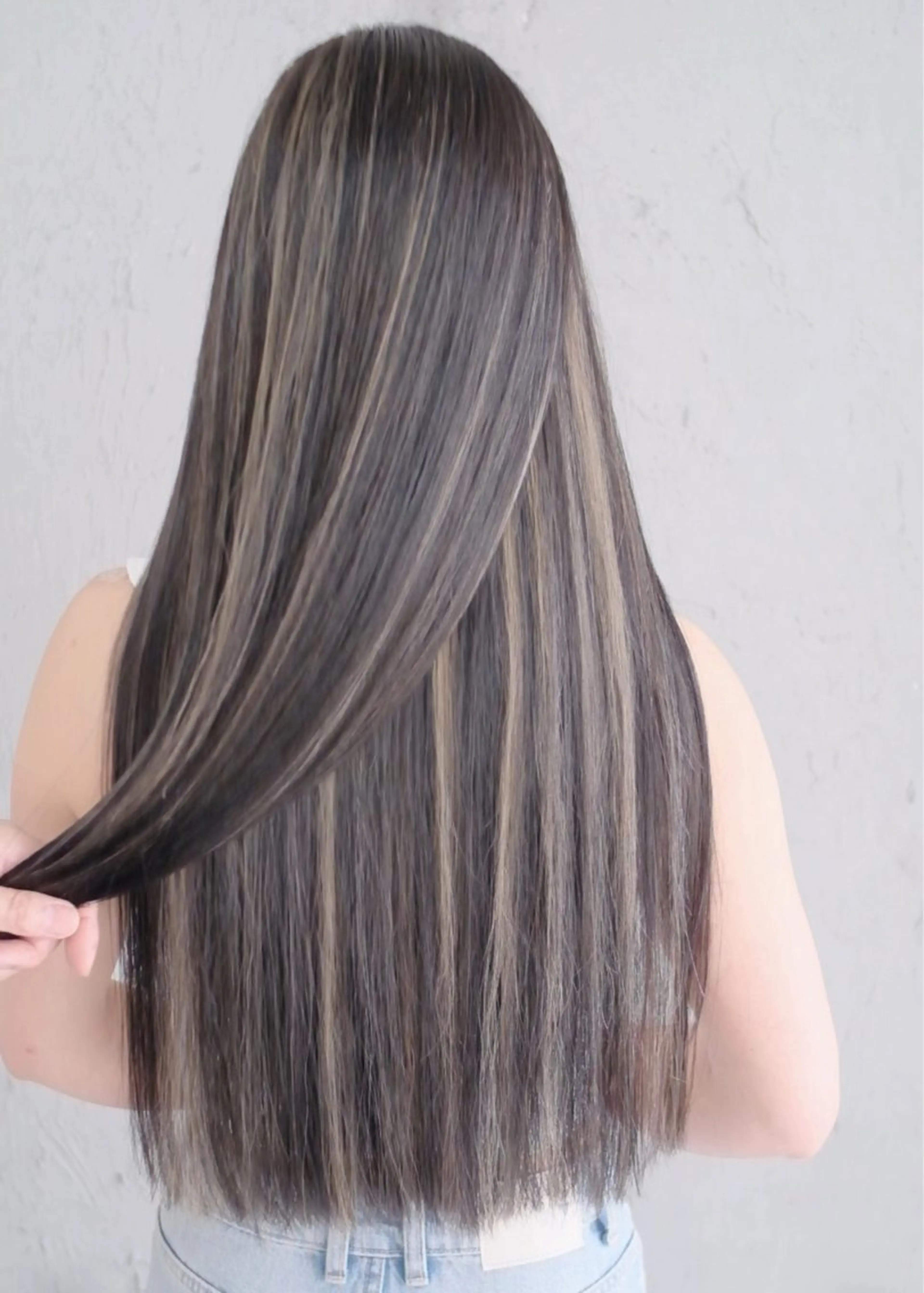 ロング カラー デザインカラー ハイライトカラー ハイライト ヘアカラー Mariana/ 鶴原-ハイライトのヘアスタイル