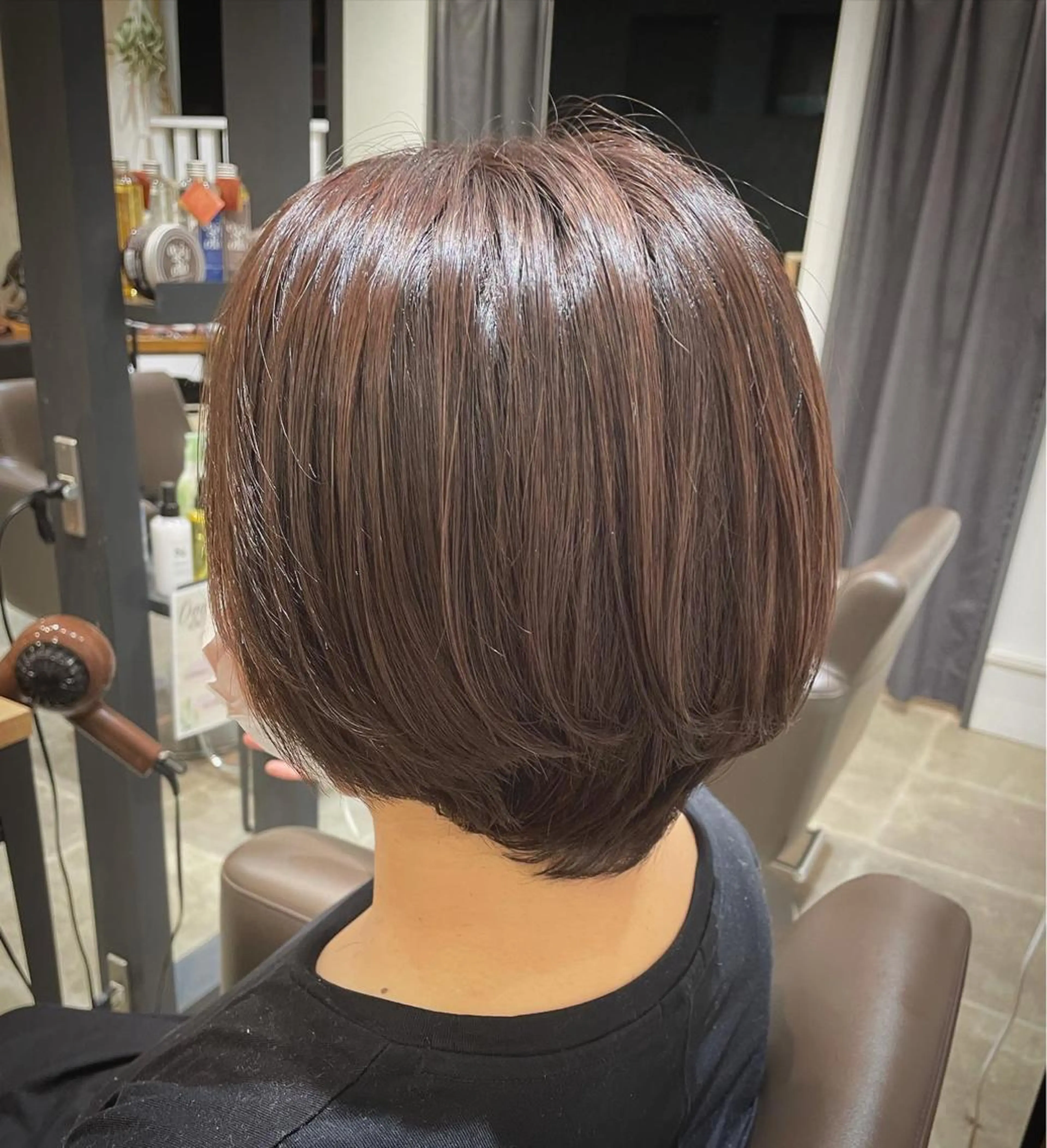 ショート ボブ カット ヘアカラー 高木 櫻のヘアスタイル