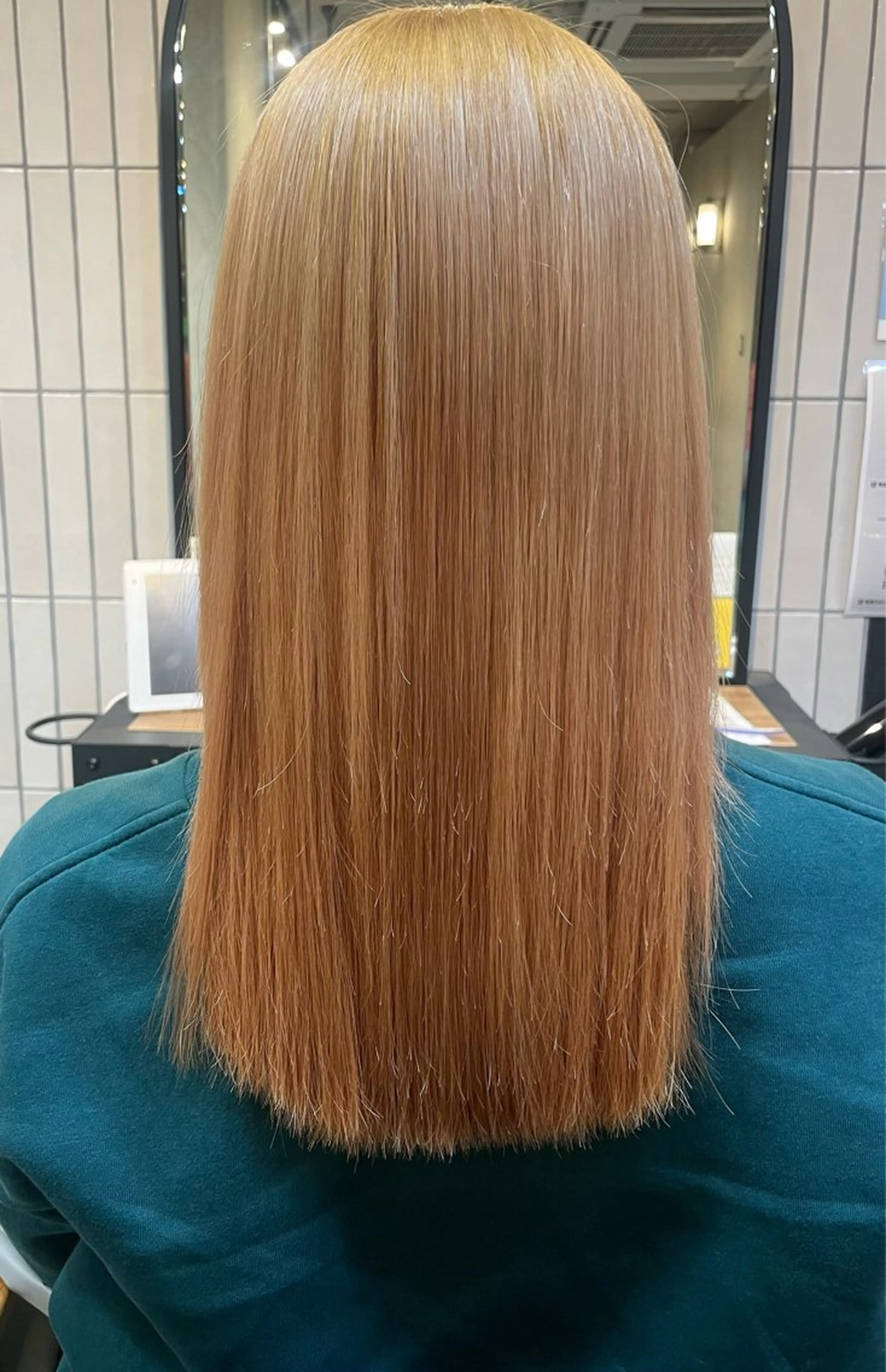 カラー ベージュカラー ブリーチ ヘアカラー Hiroka / NANAのヘアスタイル