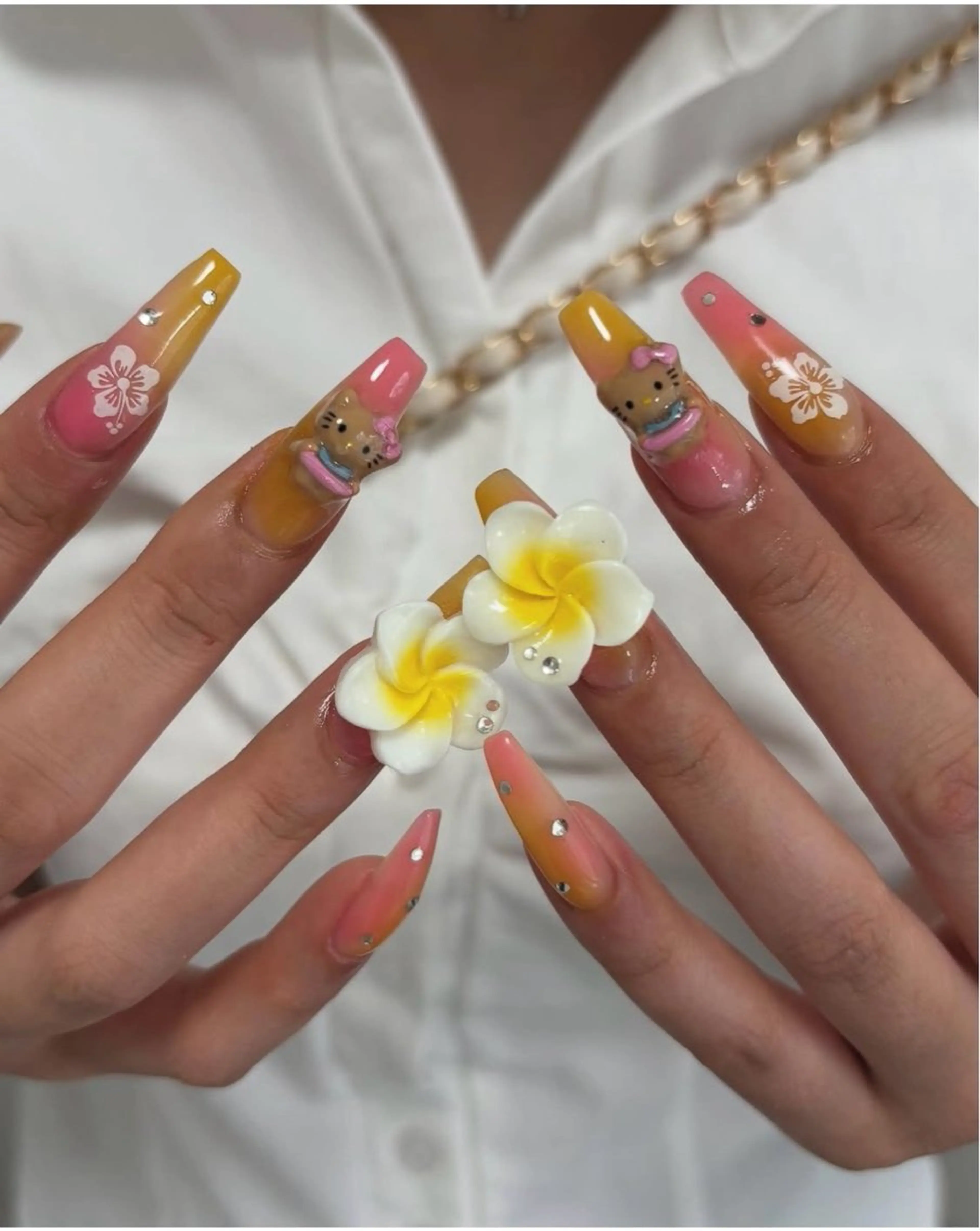 ネイル フレンチネイル グラデーション 韓国ネイル マグネットネイル シンプルネイル ハンドネイル CoMo Nail Studio所属・CoMo Nailのネイルデザイン