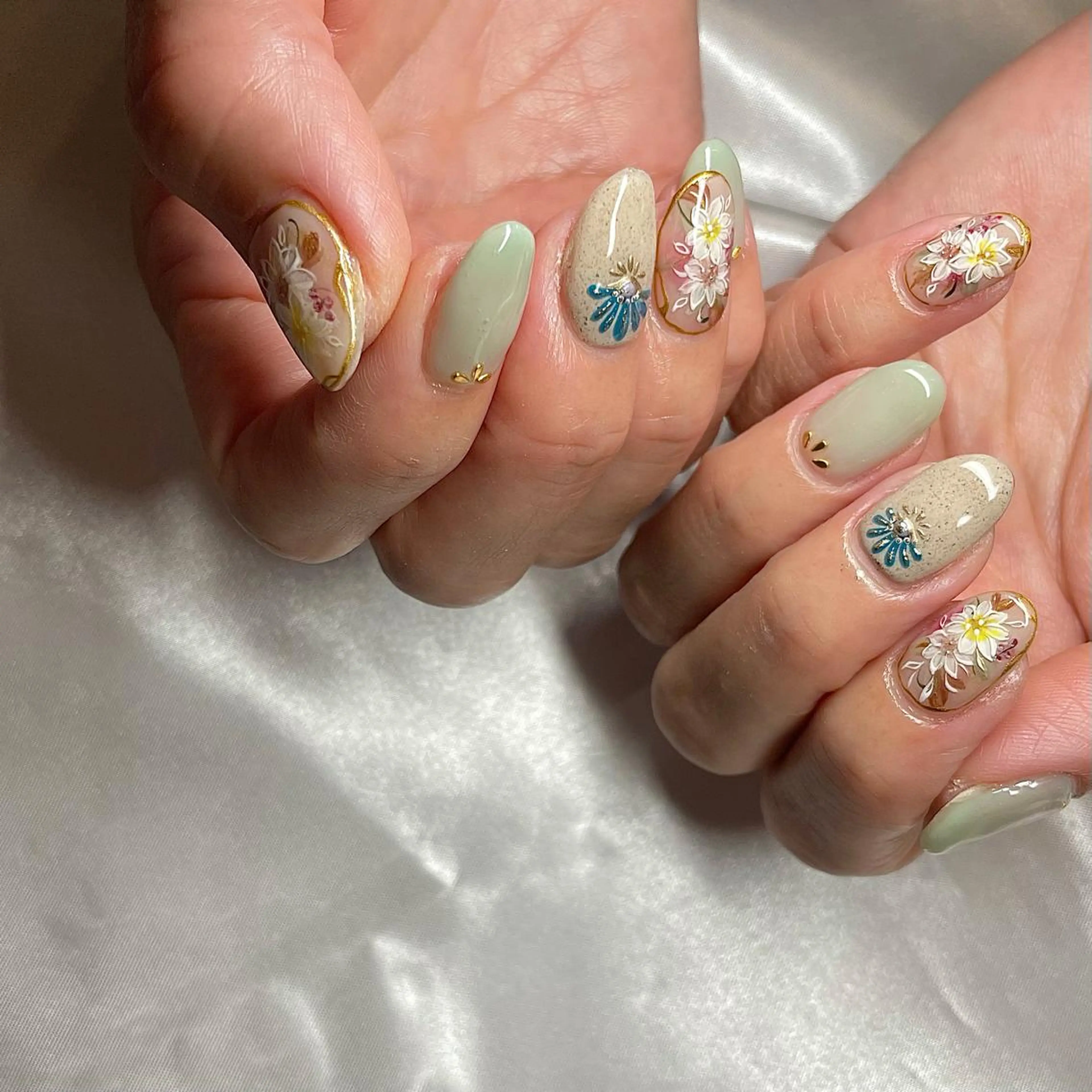 ミディアム カラー パーマ ヘアアレンジ メンズ キッズ ネイル マツエク・マツパ フラワーネイル nail&eye Aoのマツエク・マツパデザイン