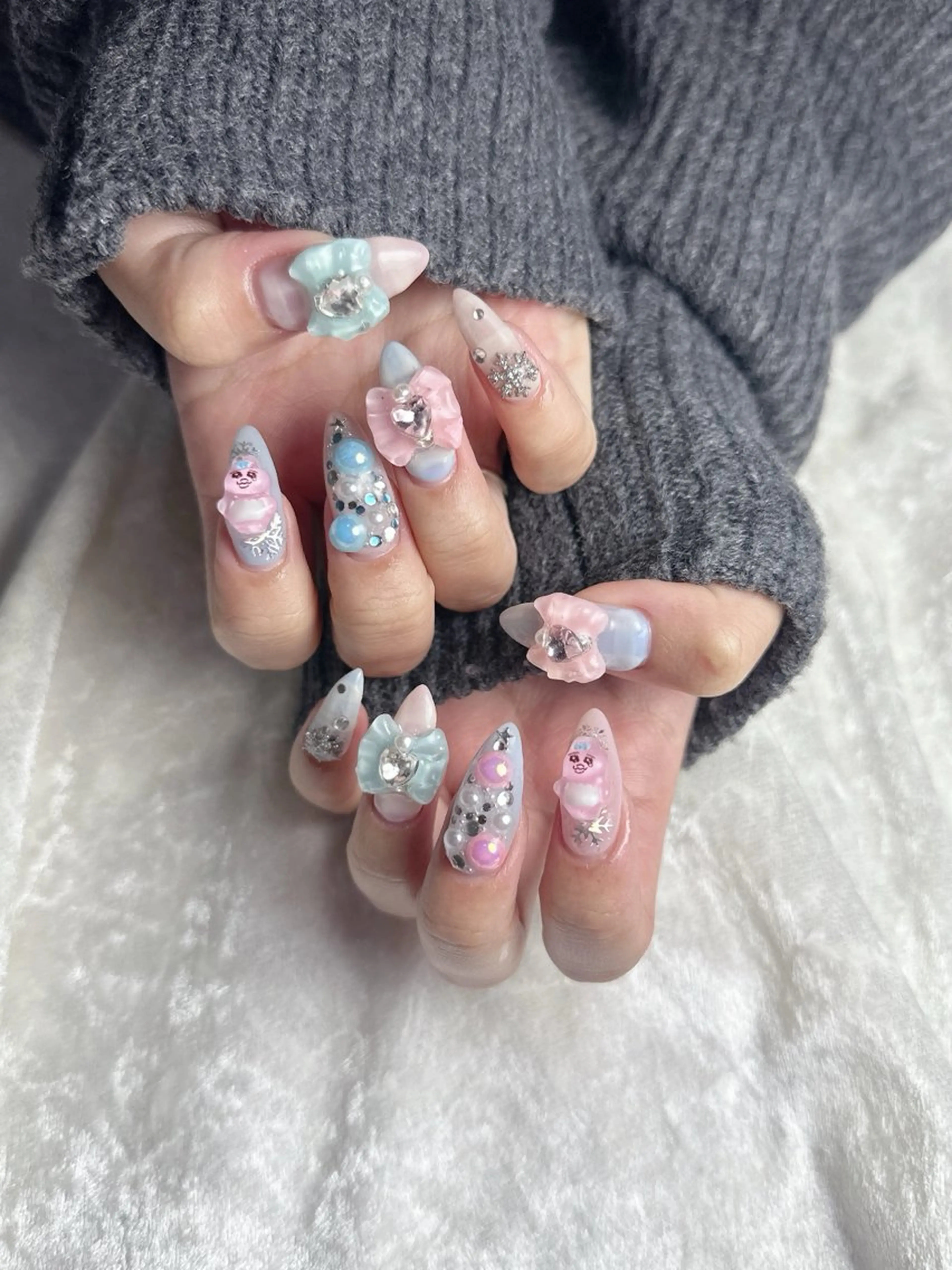 ネイル ロングネイル リボン ハンドネイル うにゃねいる🌷 Mayaのネイルデザイン