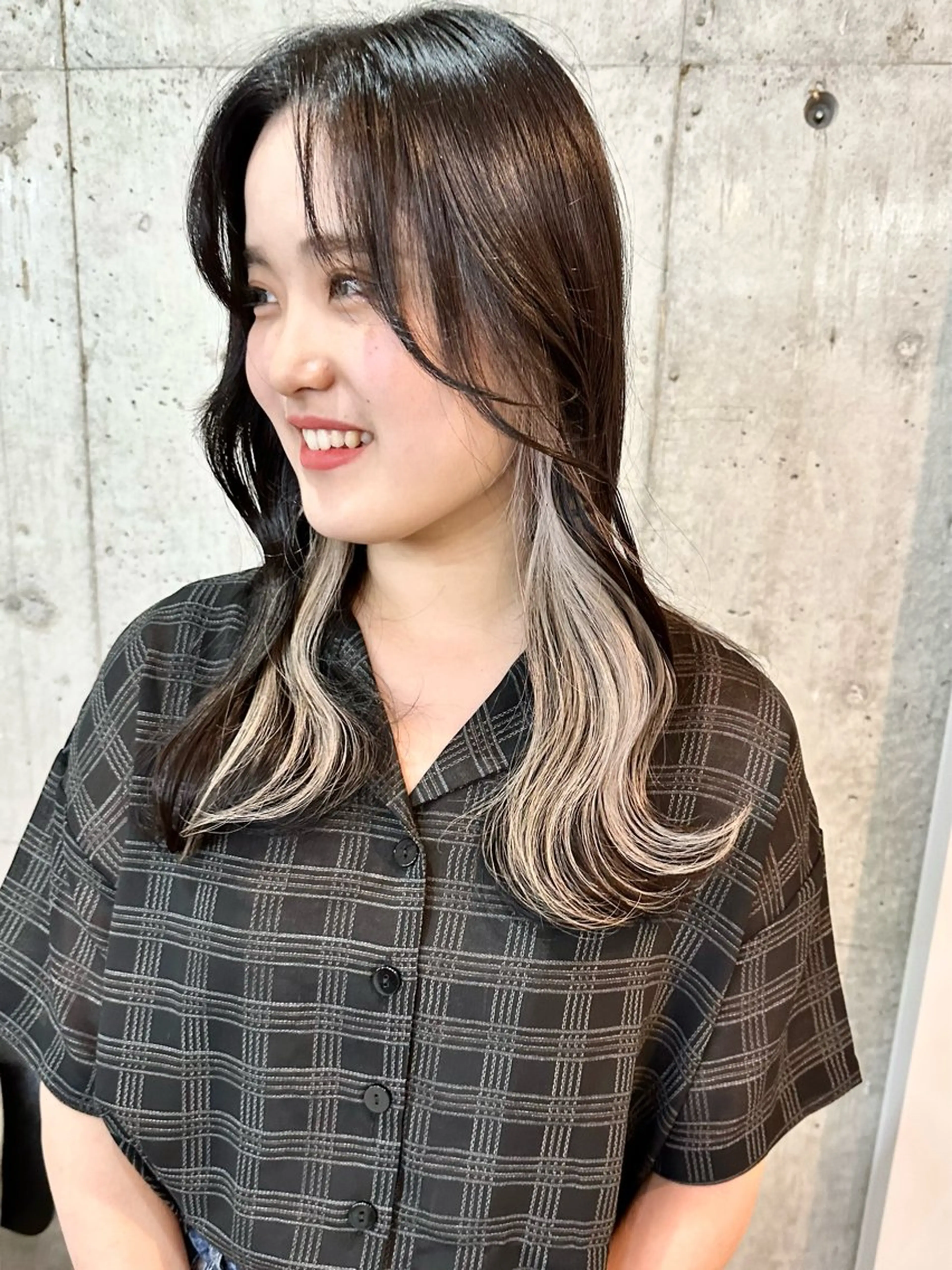 ロング カラー ヘアアレンジ インナーカラー 韓国風ヘア レイヤーカット ワンホンレイヤー ワンホンヘア 切りっぱなしボブ/ デザインカラー店長のヘアスタイル