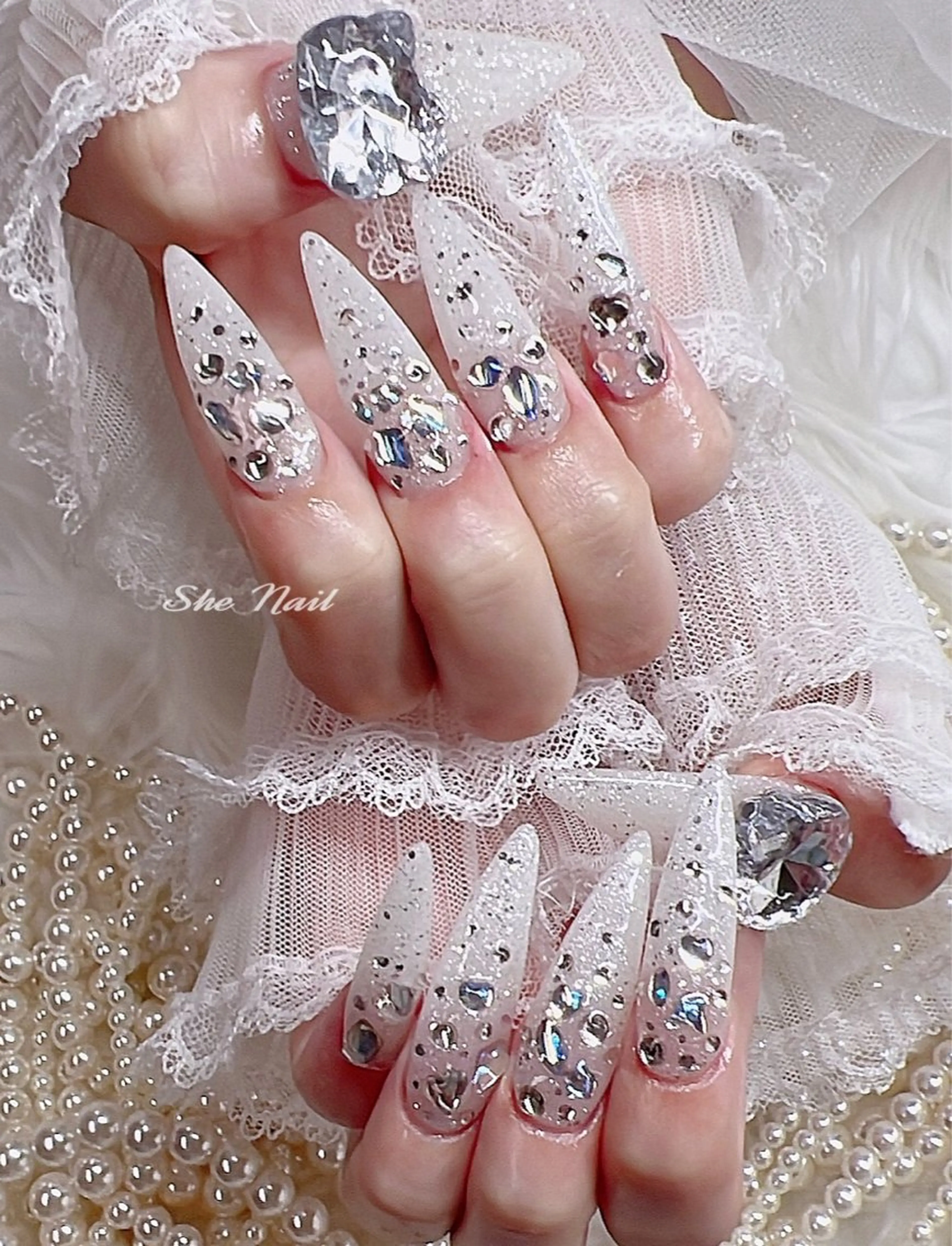 ネイル チークネイル 長さ出し フラッシュネイル グラデーション ラメ(グリッター) She   Nail所属・ISA_ BELLAのネイルデザイン