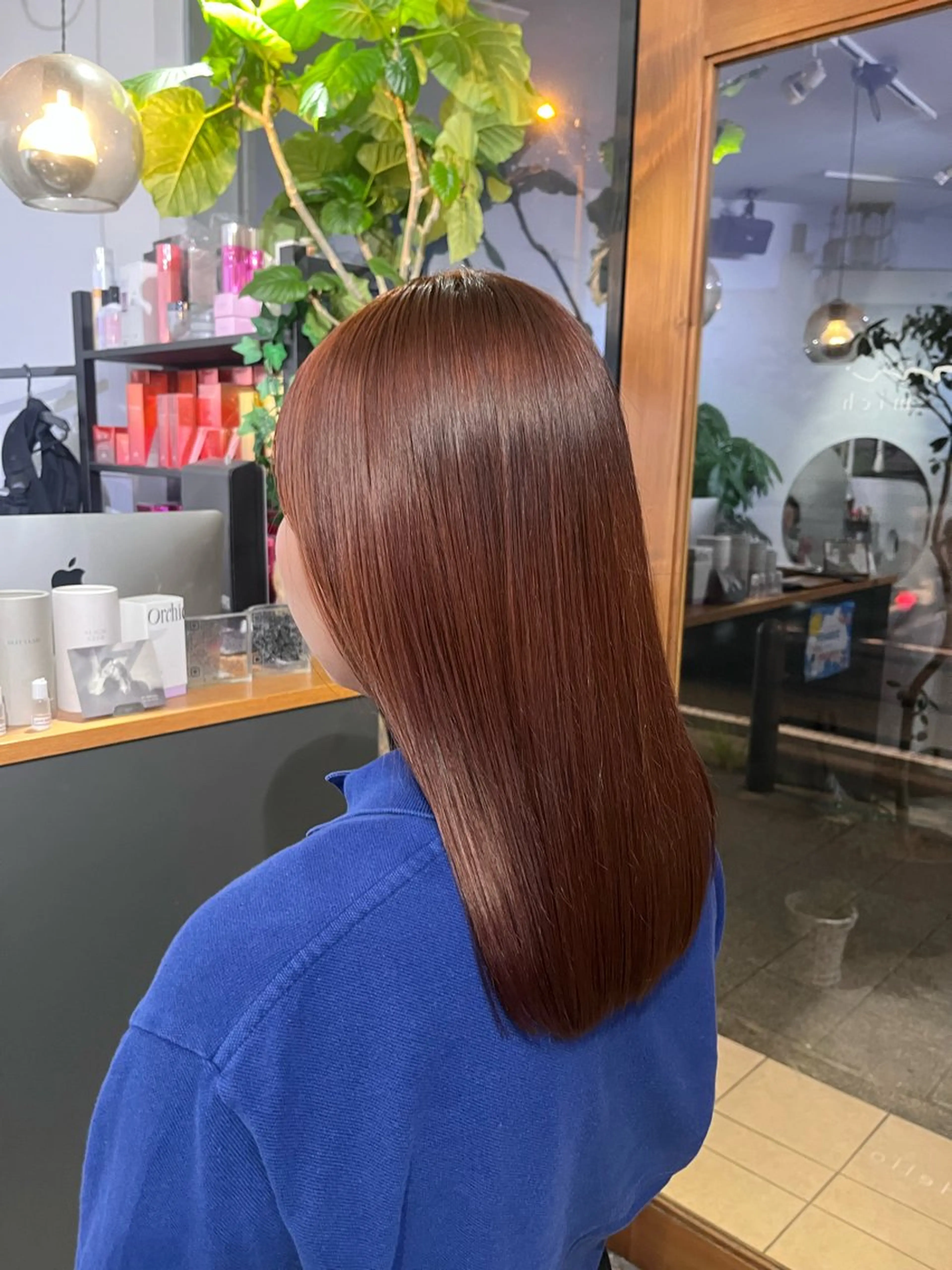 セミロング カラー ブラウンカラー オレンジ オレンジブラウン 顔周りカット 友 美海のヘアスタイル