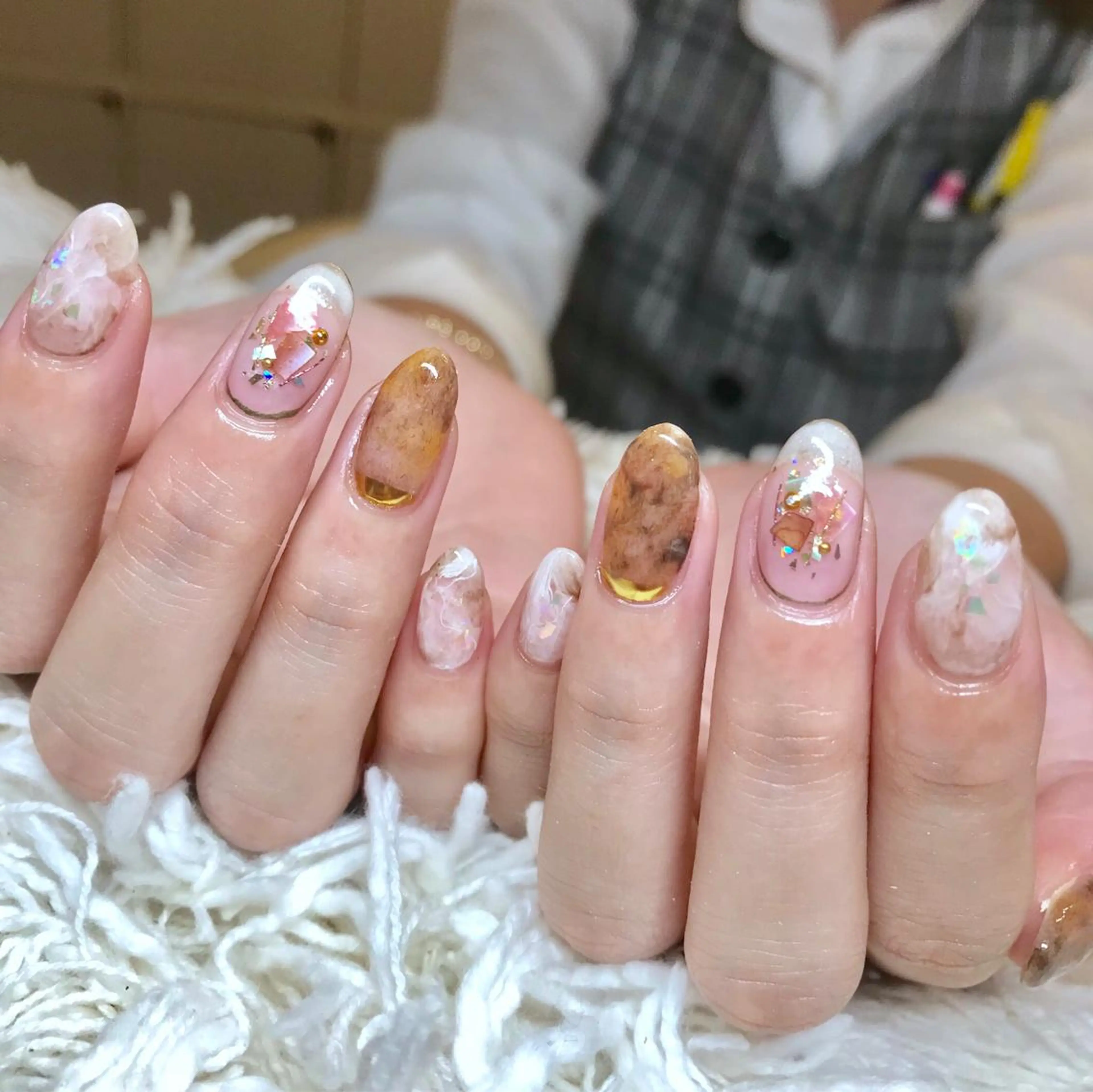 ミディアム カラー ネイル ミラーネイル ハンドネイル ハンドケア nail&eye Aoのマツエク・マツパデザイン