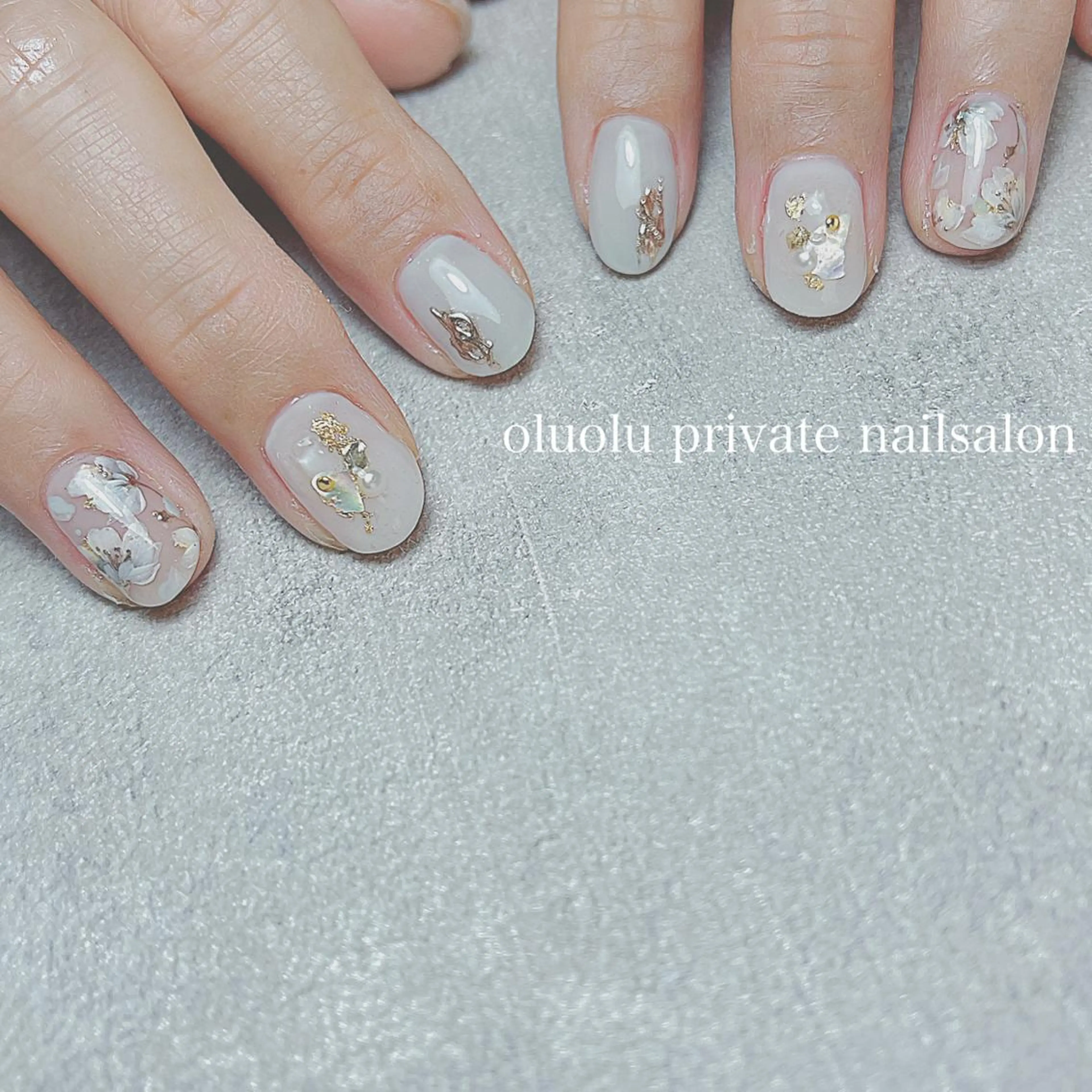 ネイル フラワーネイル ミラーネイル ショートネイル ハンドネイル 大村 紬華のネイルデザイン