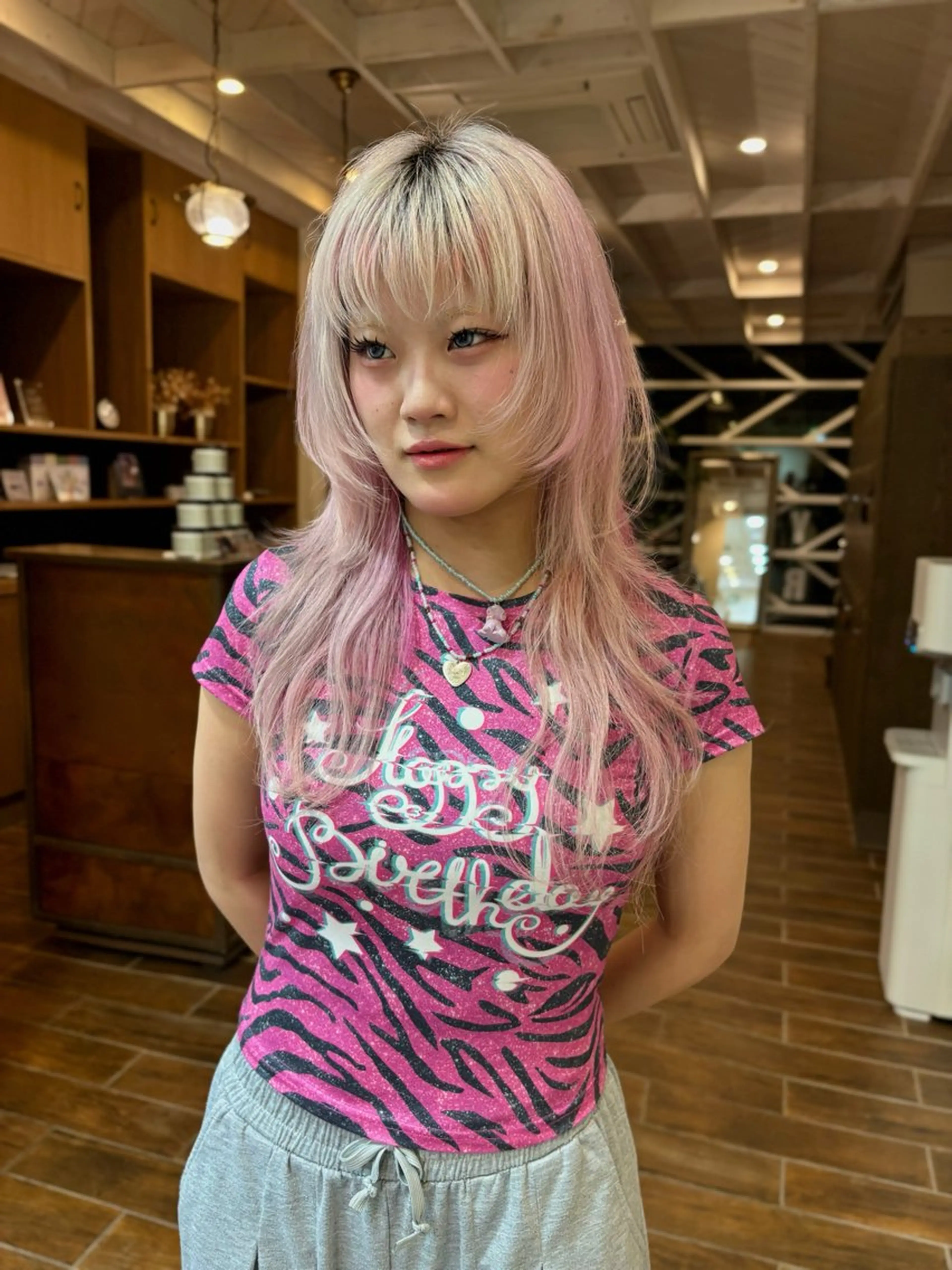 ロング カット ハイトーン/デザイン カラー/るいのヘアスタイル