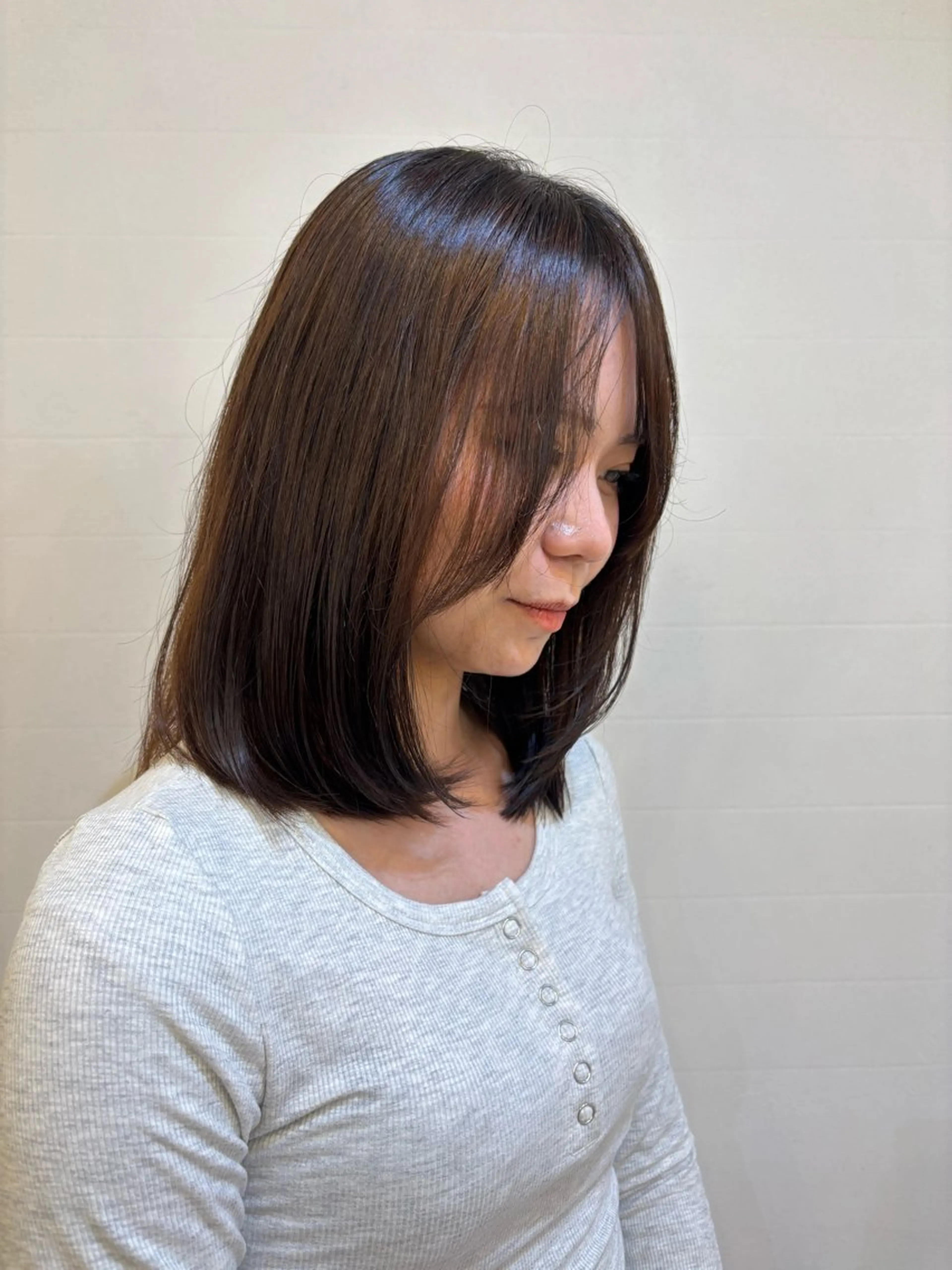 セミロング レイヤーカット 加藤 くるみのヘアスタイル