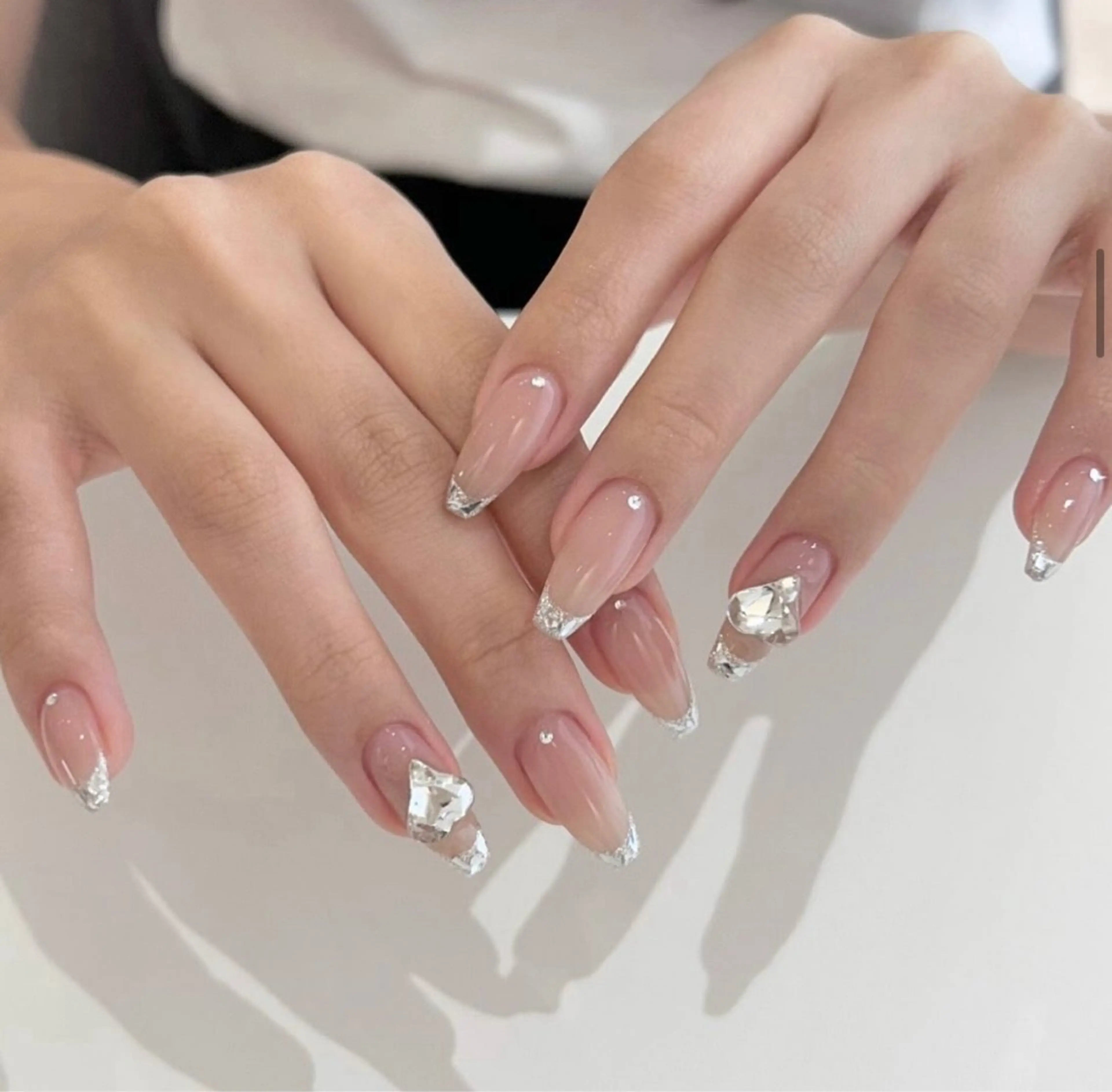 ネイル HIN NAILのネイルデザイン