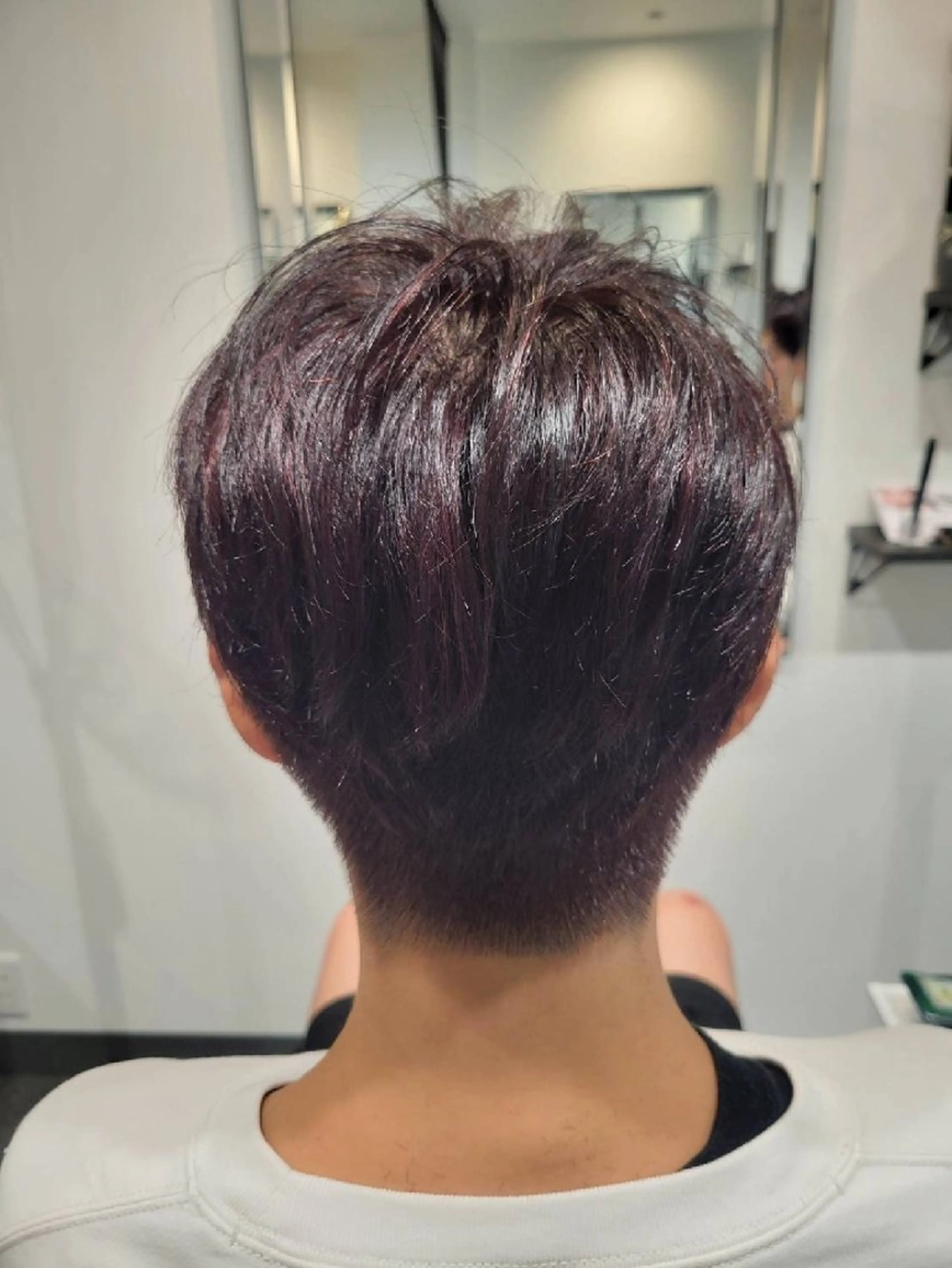 ショート カラー ブラウンカラー LEE HANAのヘアスタイル