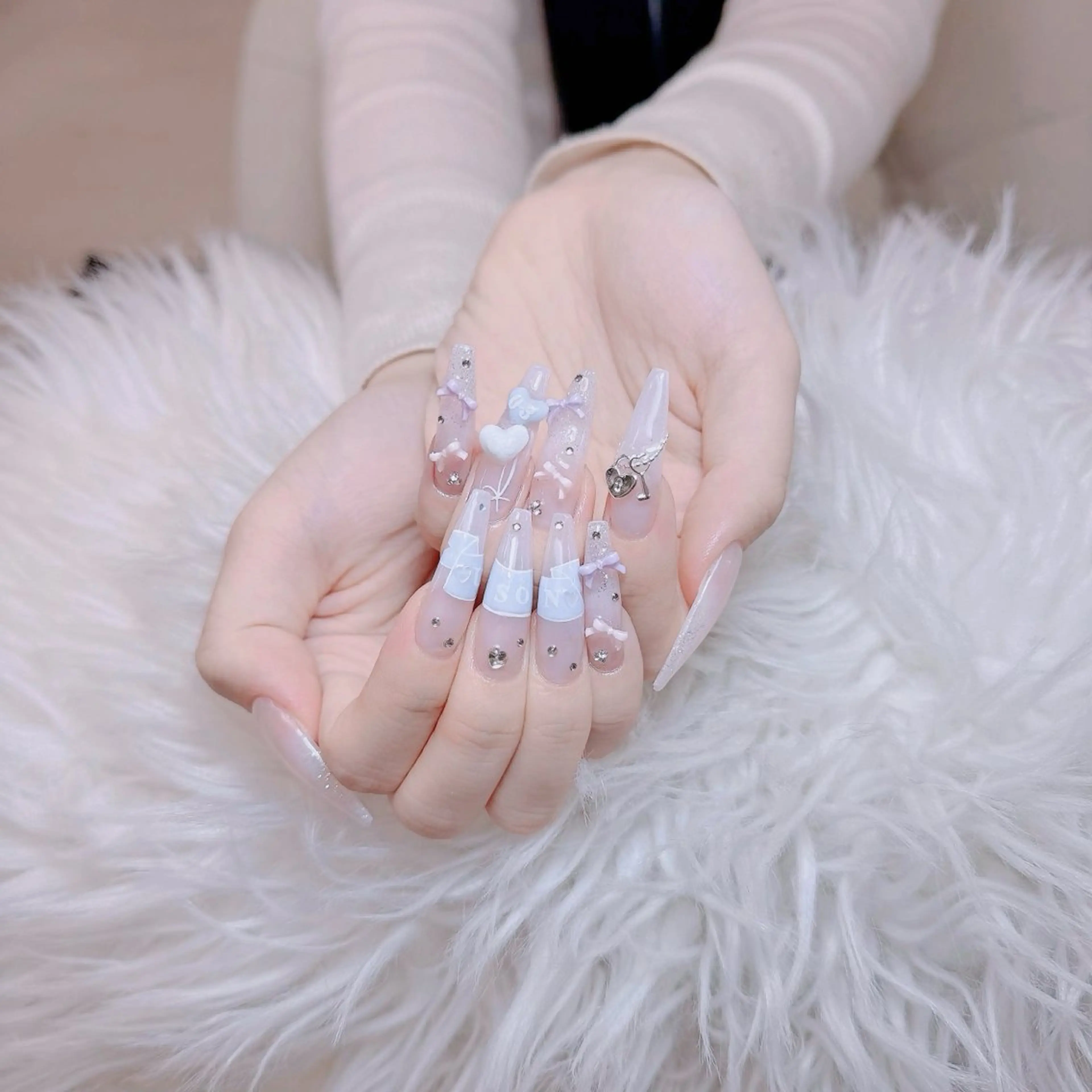 ネイル ハンドネイル ゴテゴテ ネイルのネイルデザイン