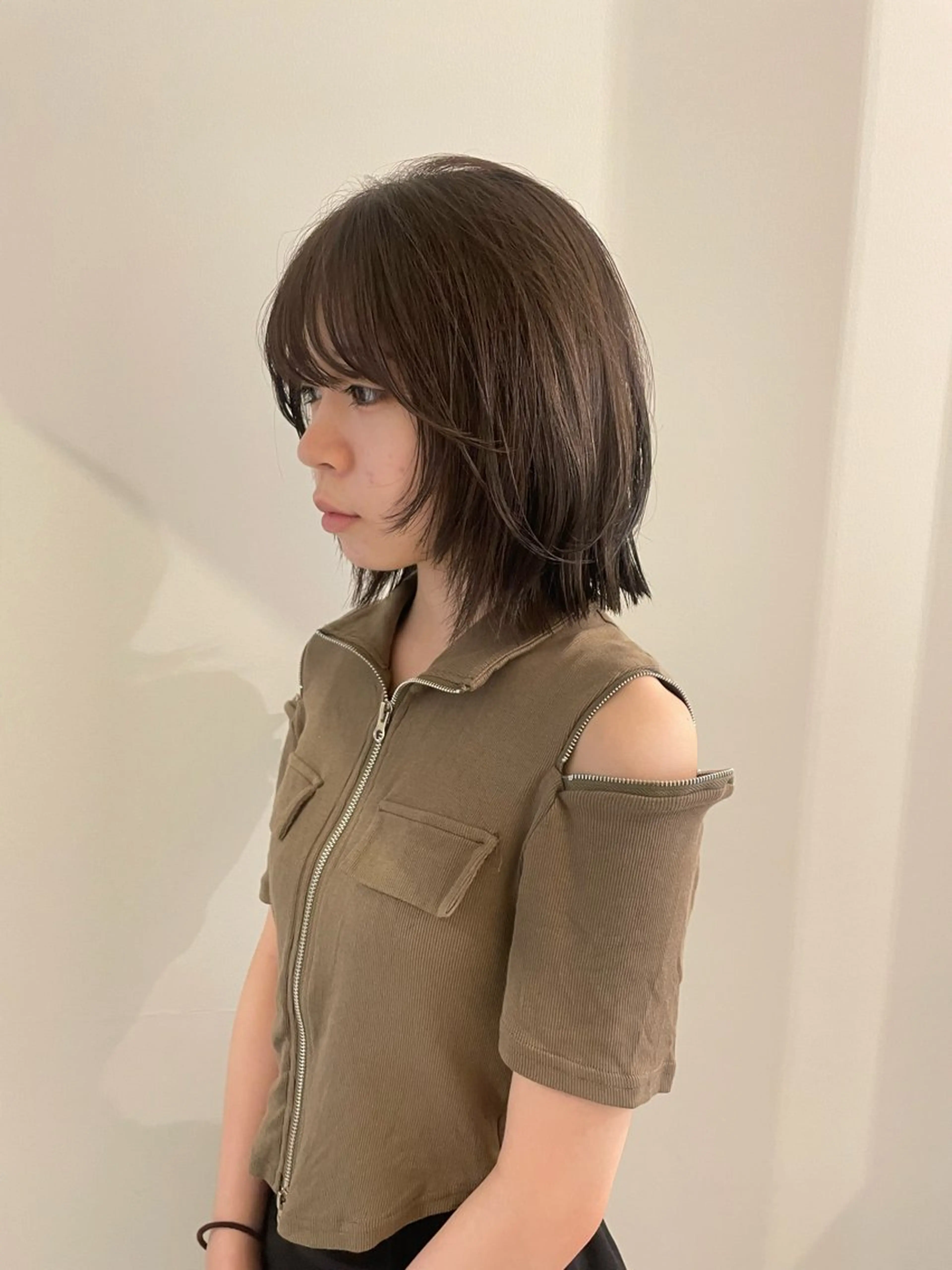 ミディアム カラー ミディアムレイヤー レイヤーカット カット ヘアカラー トリートメント 渋谷 留菜のヘアスタイル