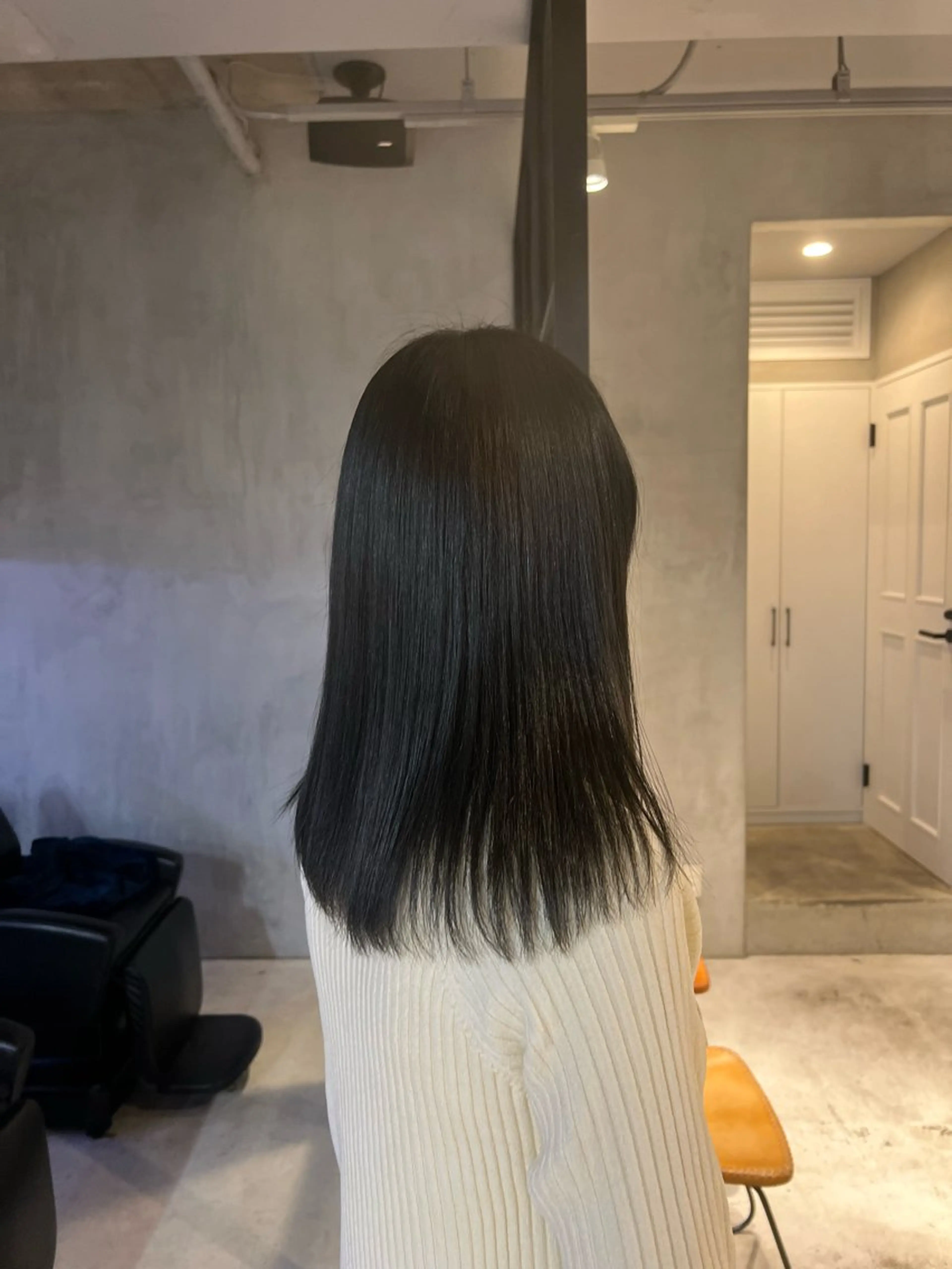 セミロング カラー しずく🤍🧸 / fifthパーマのヘアスタイル