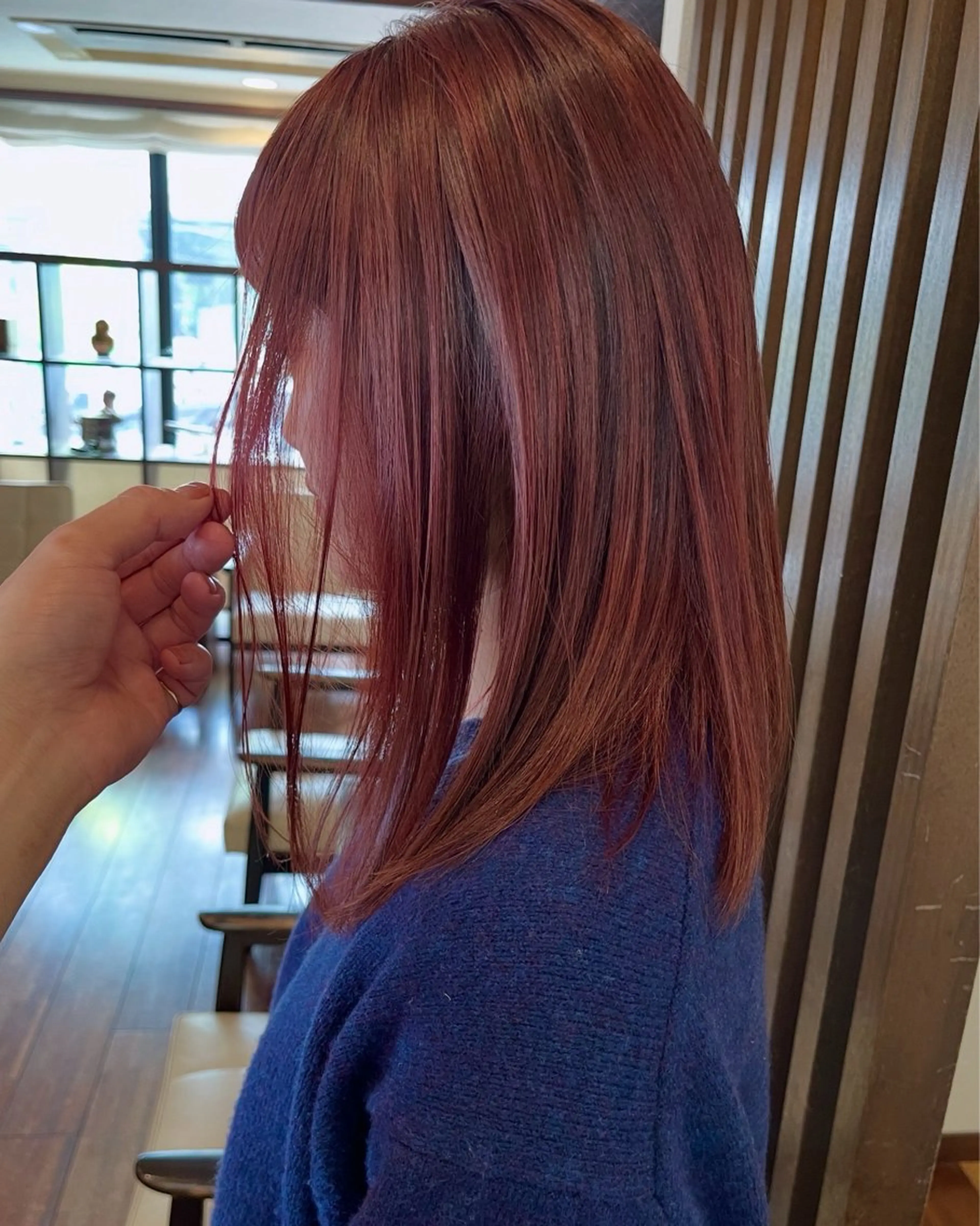 ミディアム カラー ブリーチ ダブルカラー ブリーチなしカラー ピンクカラー レッドカラー ヘアカラー トリートメント 髪質改善ｶﾗｰ ｹｱﾌﾞﾘｰﾁ/ﾀﾑのヘアスタイル