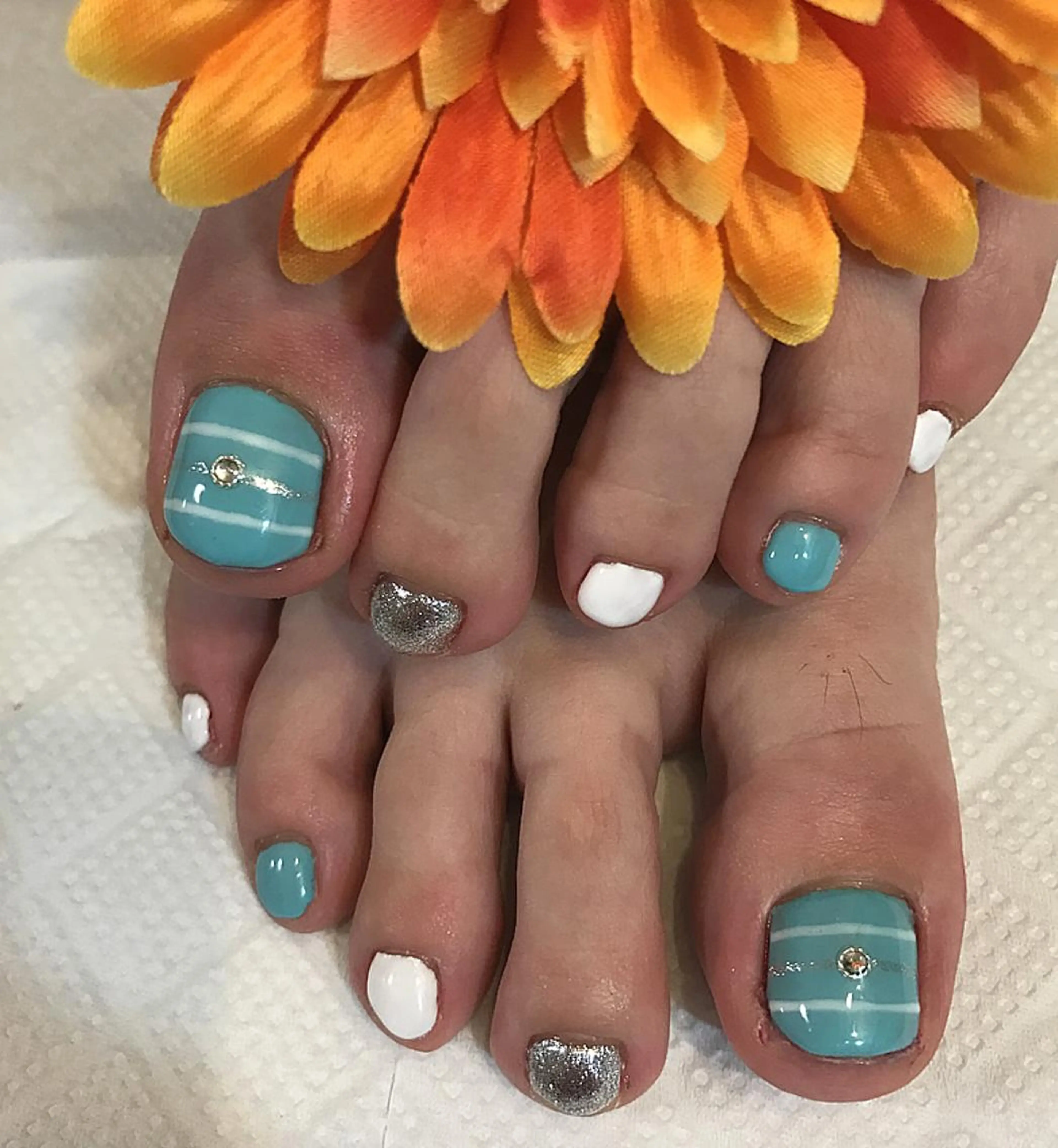 ネイル ボーダー フットネイル ジェルネイル イワサキ  のネイルデザイン