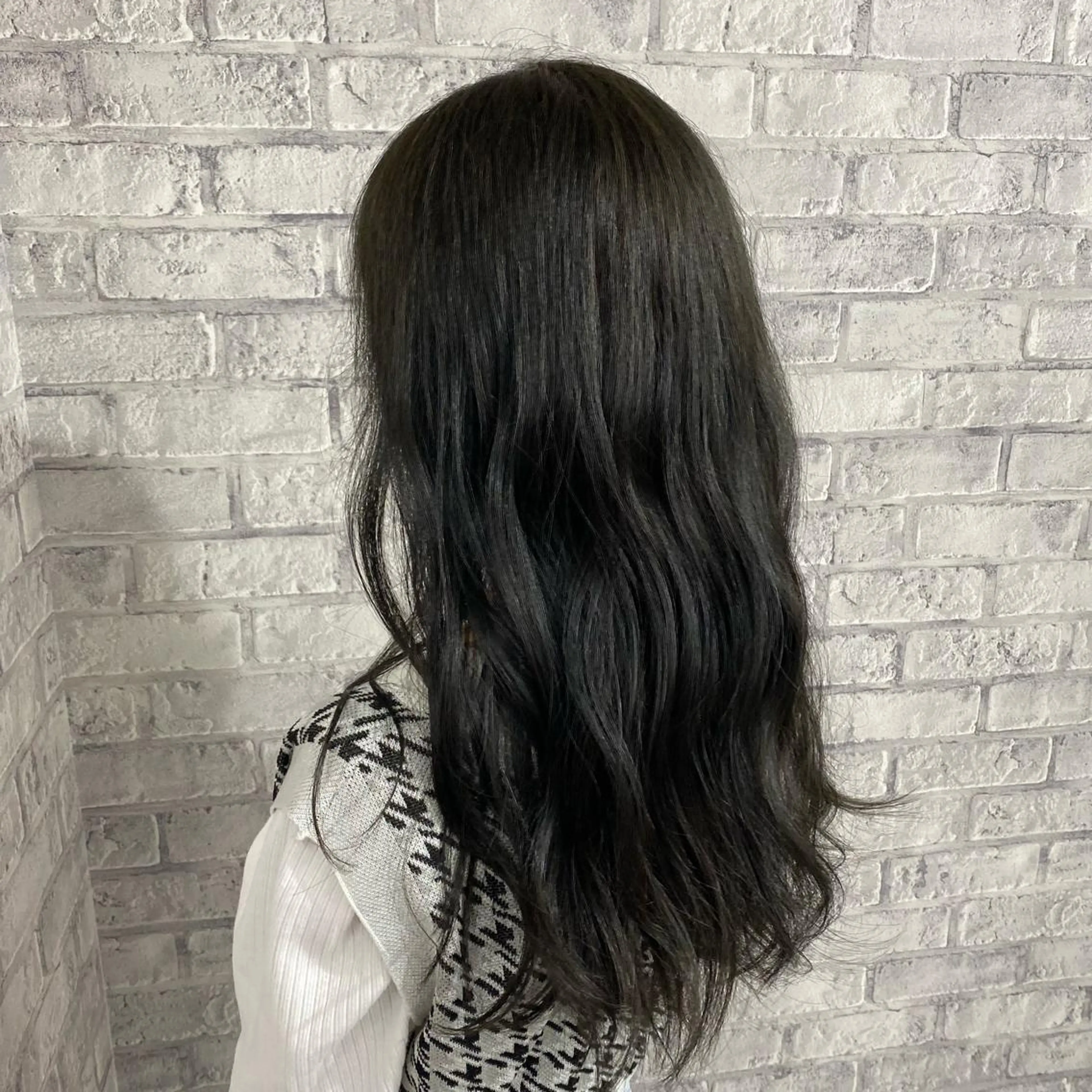 ロング カラー ヘアアレンジ アッシュ アッシュグレー アッシュグレージュ バレイヤージュ ミストバング Bob＆ハイトーン 専門家CHIHIROのヘアスタイル