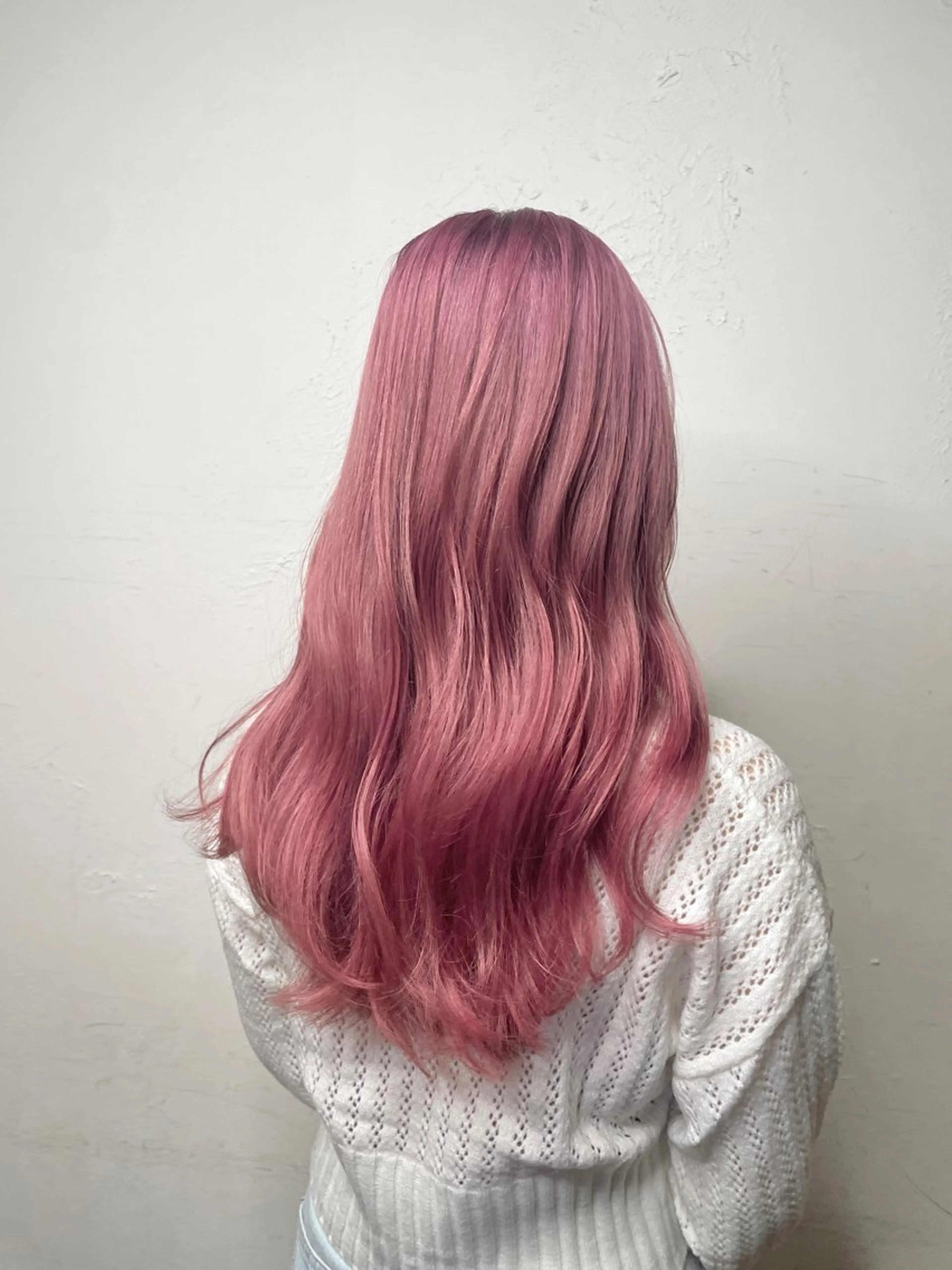 セミロング カラー ブリーチ ピンクカラー RINA ブリーチ / 海外レイヤーのヘアスタイル