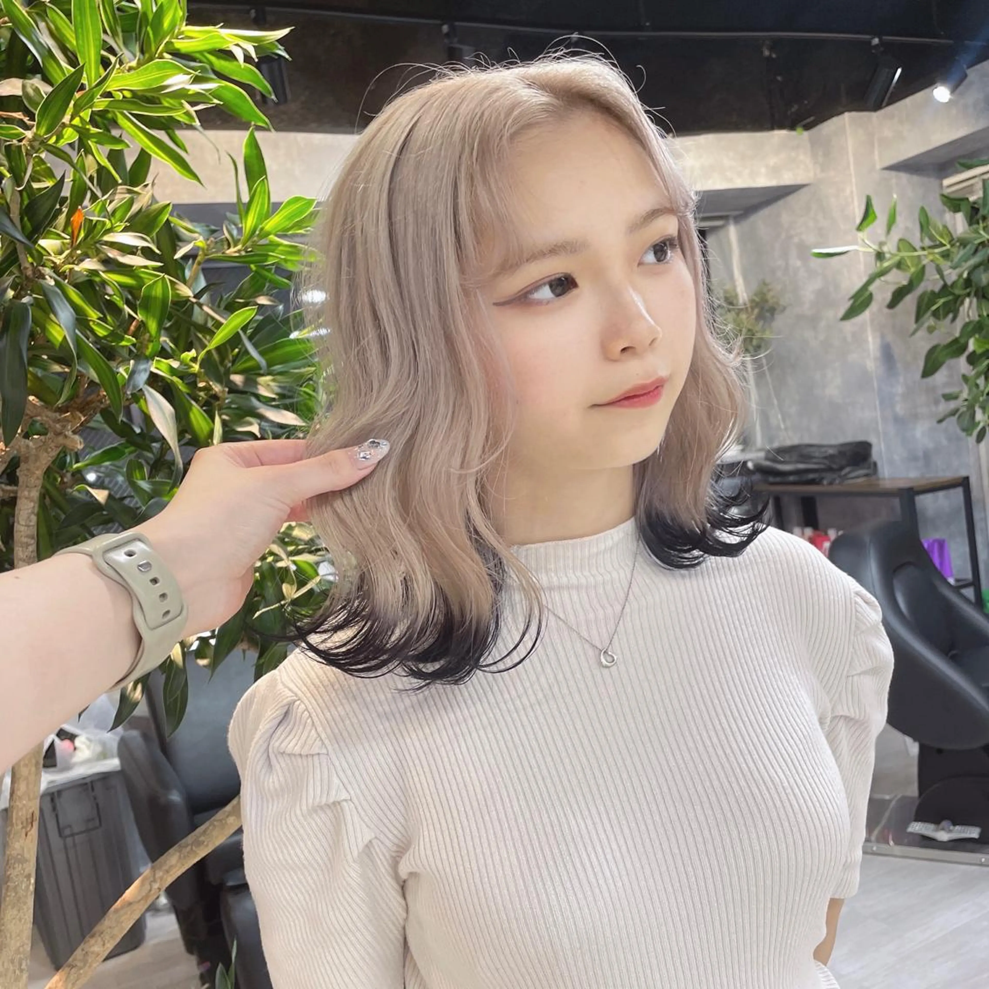 ミディアム カラー ブリーチ 宮城 ほのかのヘアスタイル