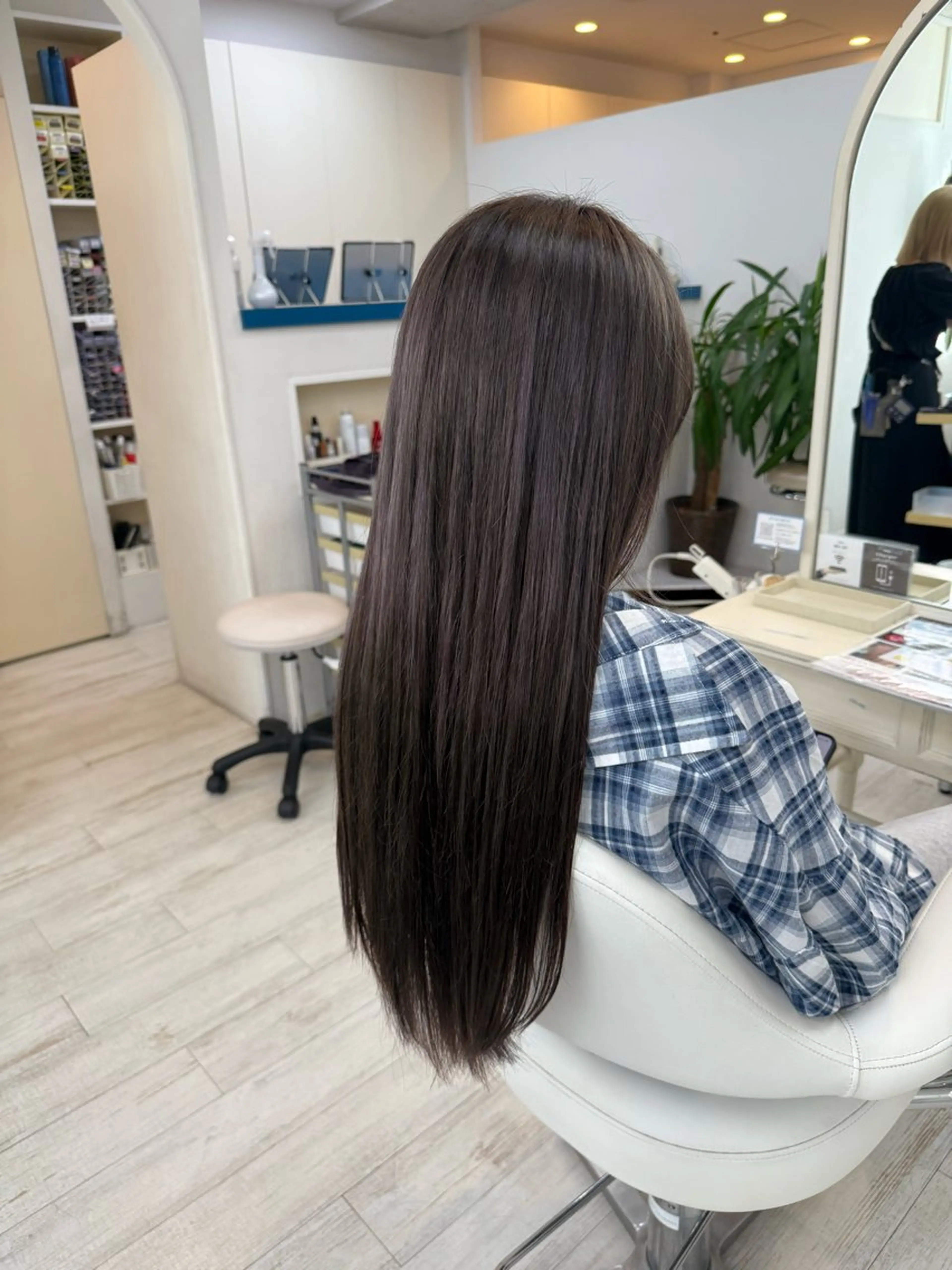 ロング ヘアカラー 新籾 尚哉のヘアスタイル