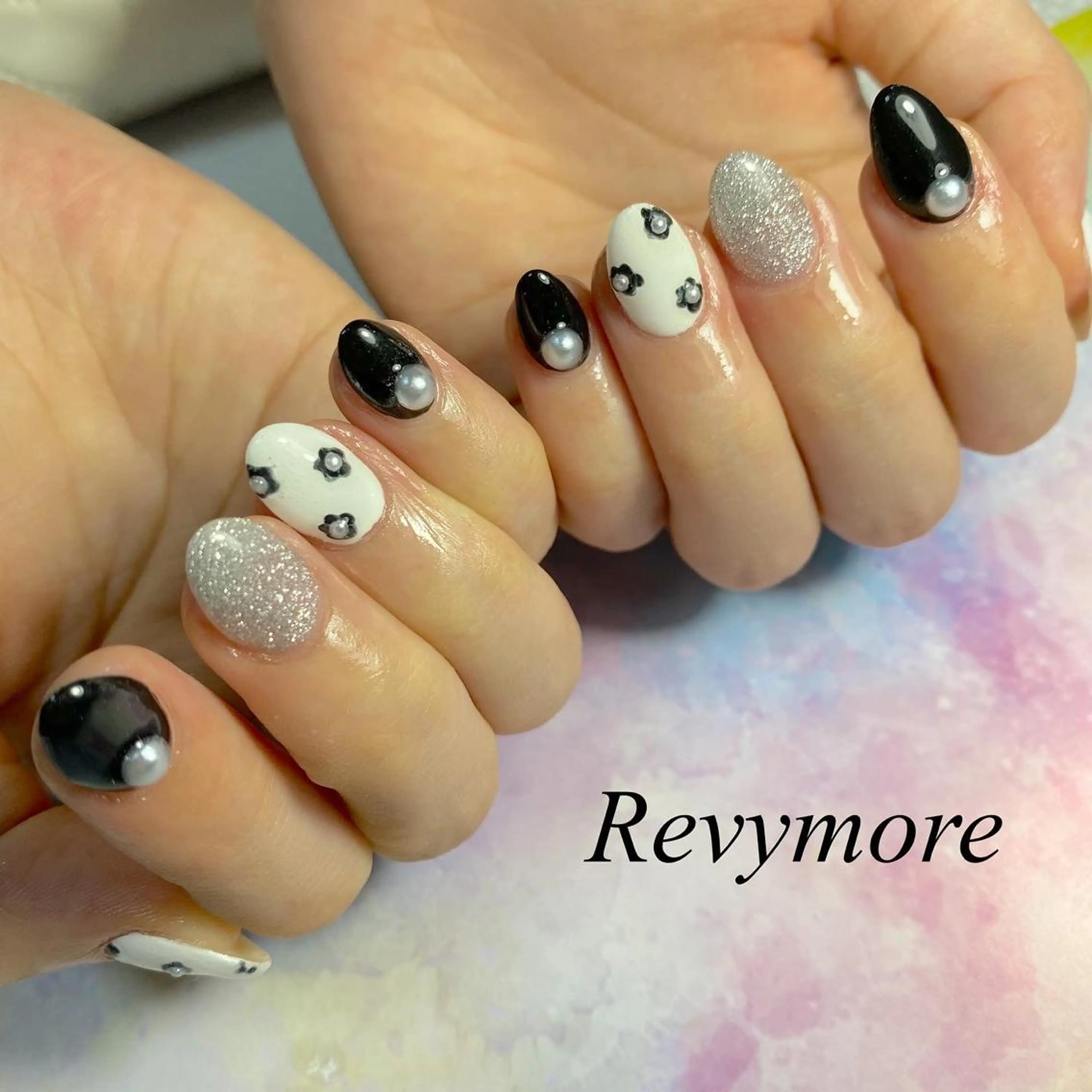 ショート ネイル 韓国風ヘア ジェルネイル キラキラネイル 韓国ネイル ニュアンスネイル nail salon Revymore所属・nail salon Revymoreのネイルデザイン
