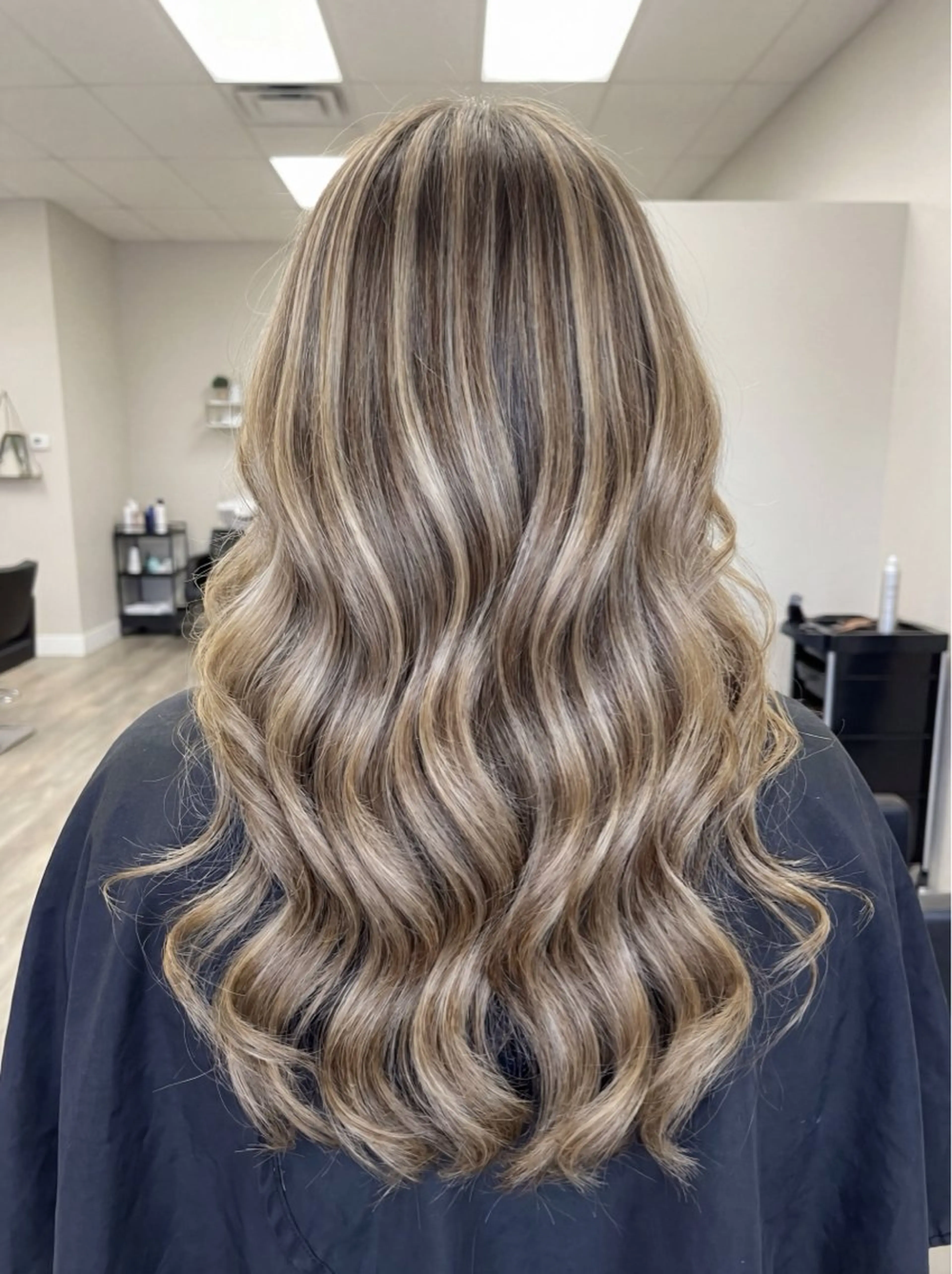 カラー COAGINZAMaison【コア銀座メゾン】所属・11万フォロワー 浜田貫太郎✨️のヘアスタイル