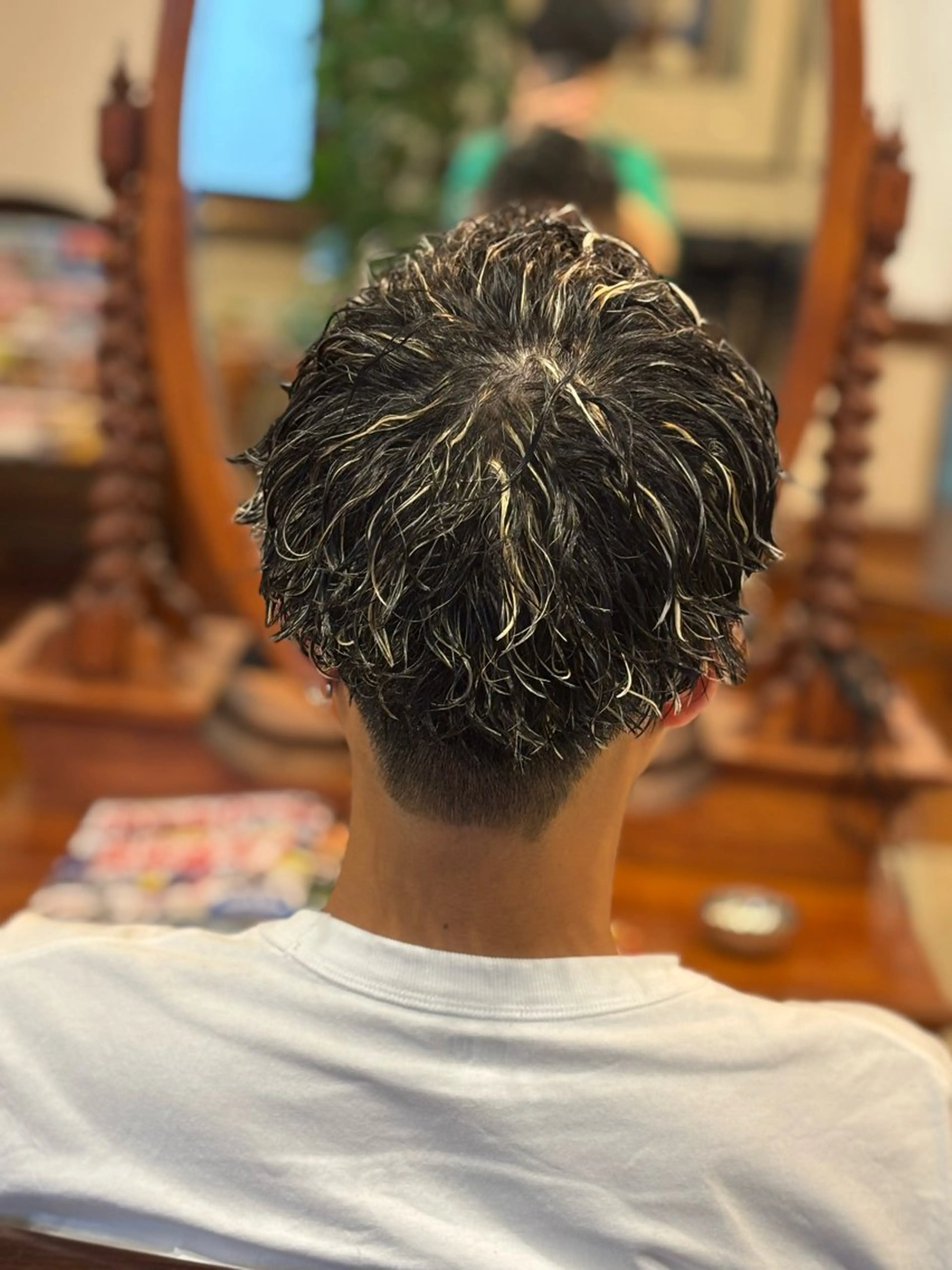 ショート カラー パーマ メンズ メンズハイライト ハイライトカラー ハイライト おしゃれ泥棒 石原メンズ特化美容師のヘアスタイル