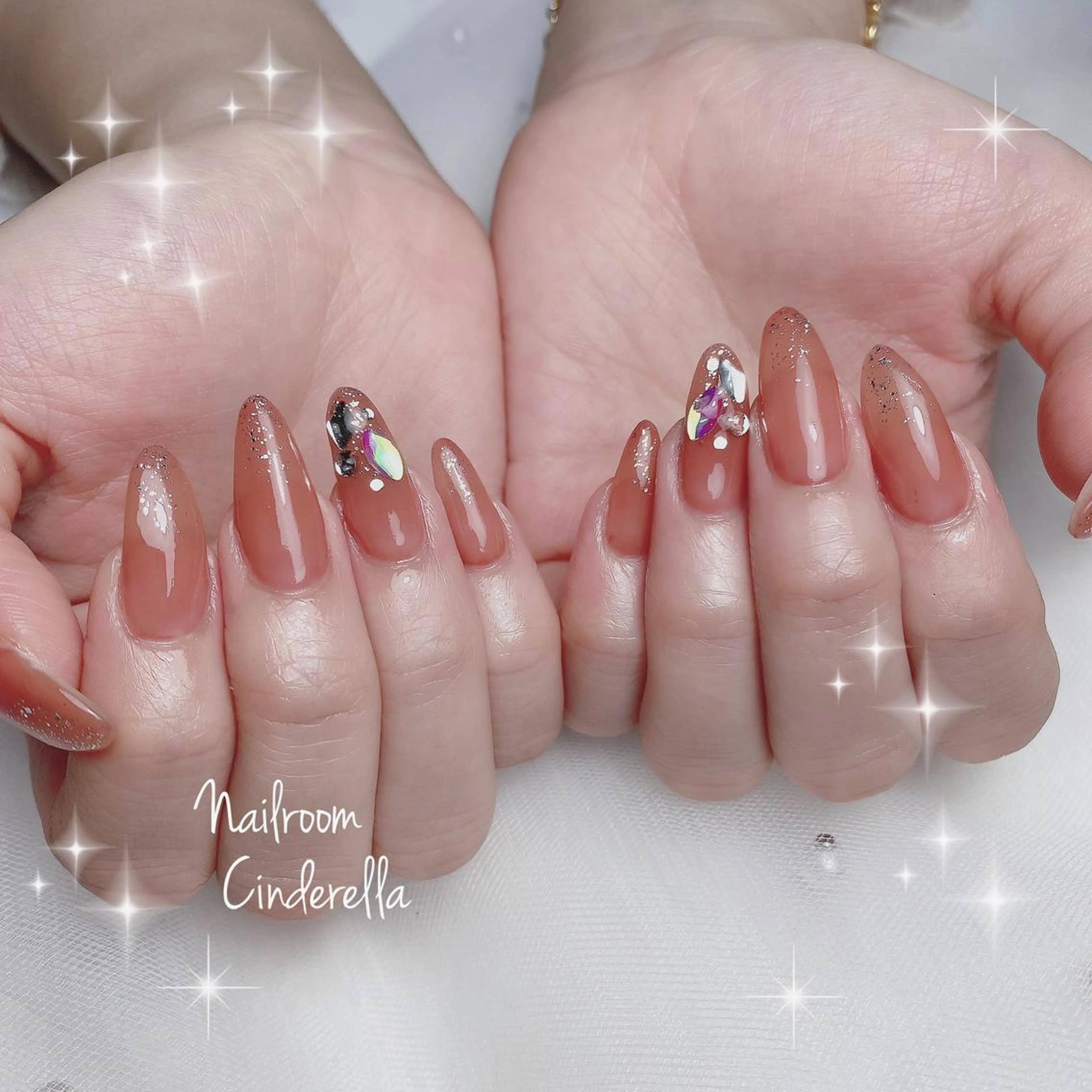ネイル キラキラネイル Nailroom. Cinderellaのネイルデザイン