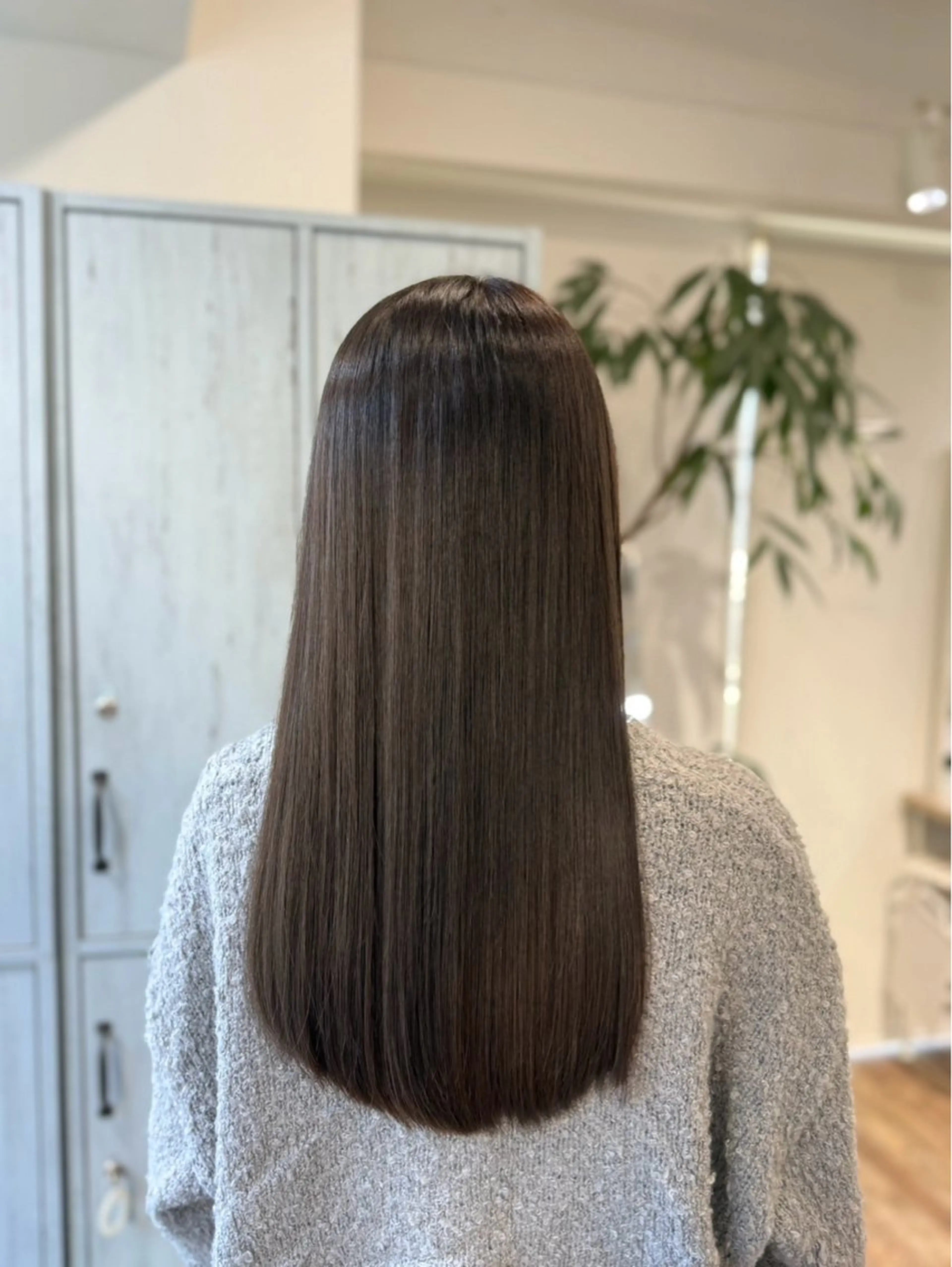 ロング 縮毛矯正 yuzua/オリーブ /透明感/レイヤーのヘアスタイル