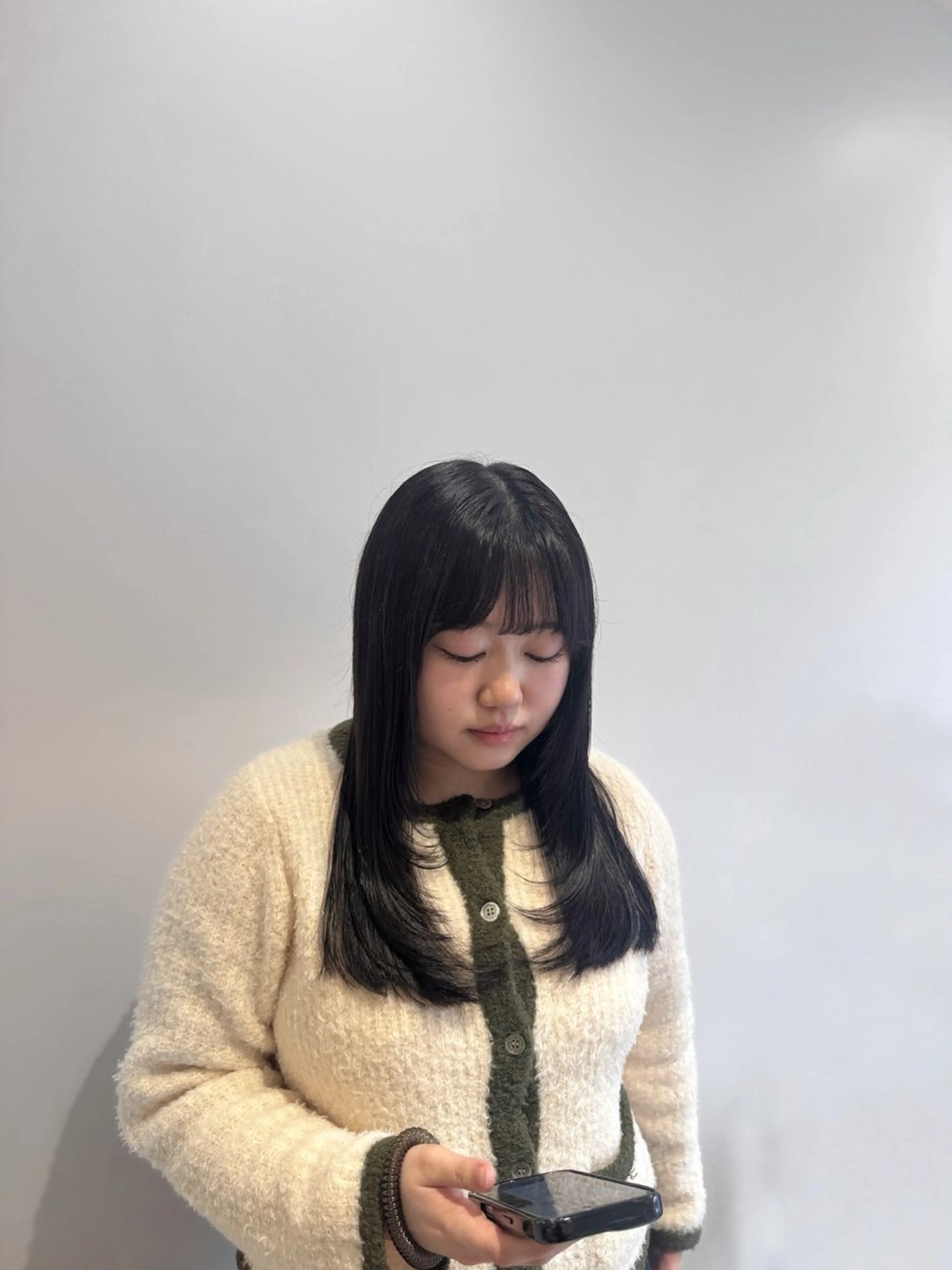 セミロング 顔周りカット 髪質改善 韓国風ヘア レイヤーカット 縮毛矯正 カット トリートメント ★韓国トレンドカット ★むなかたももかのヘアスタイル