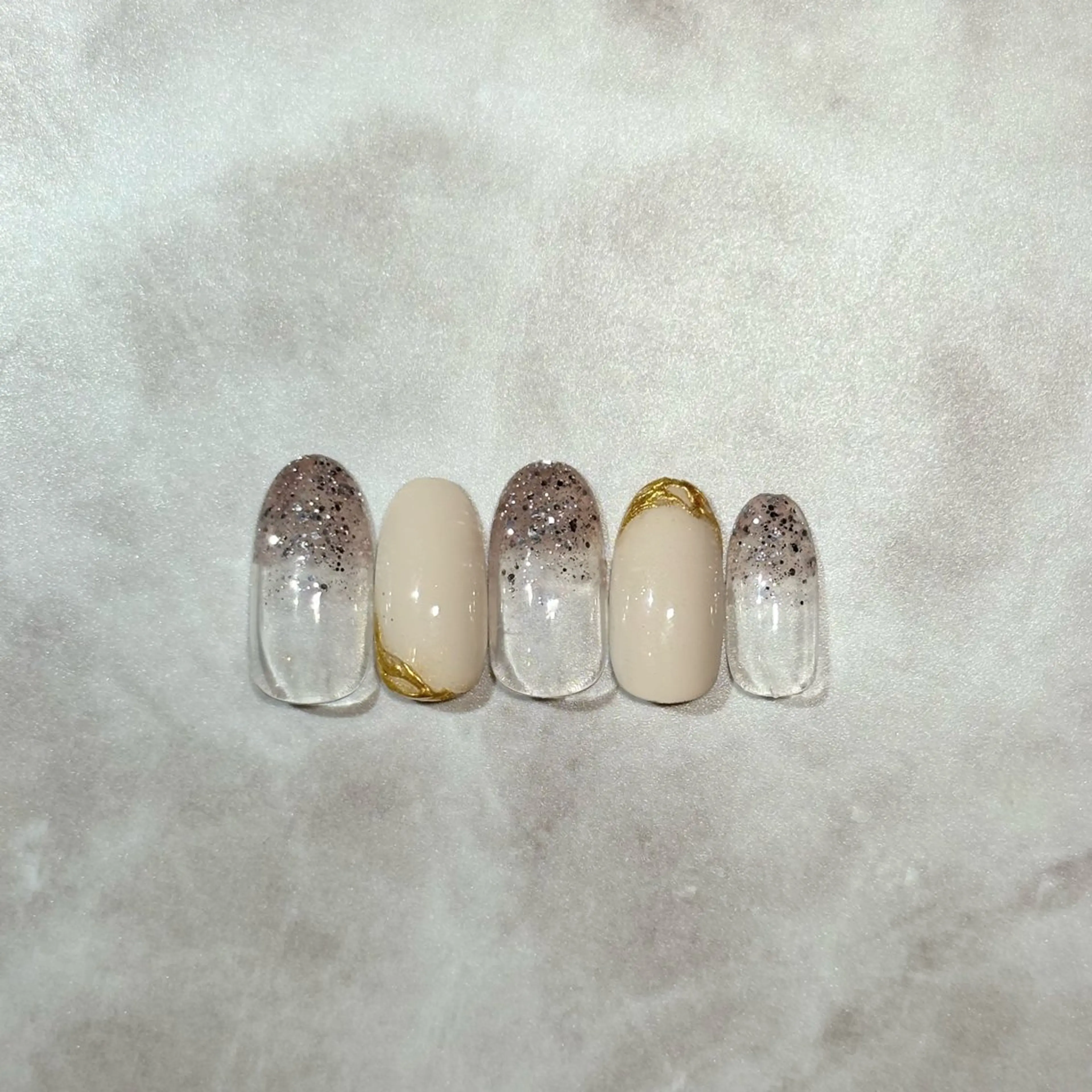 ネイル ハンドネイル 🩶 hanaのネイルデザイン