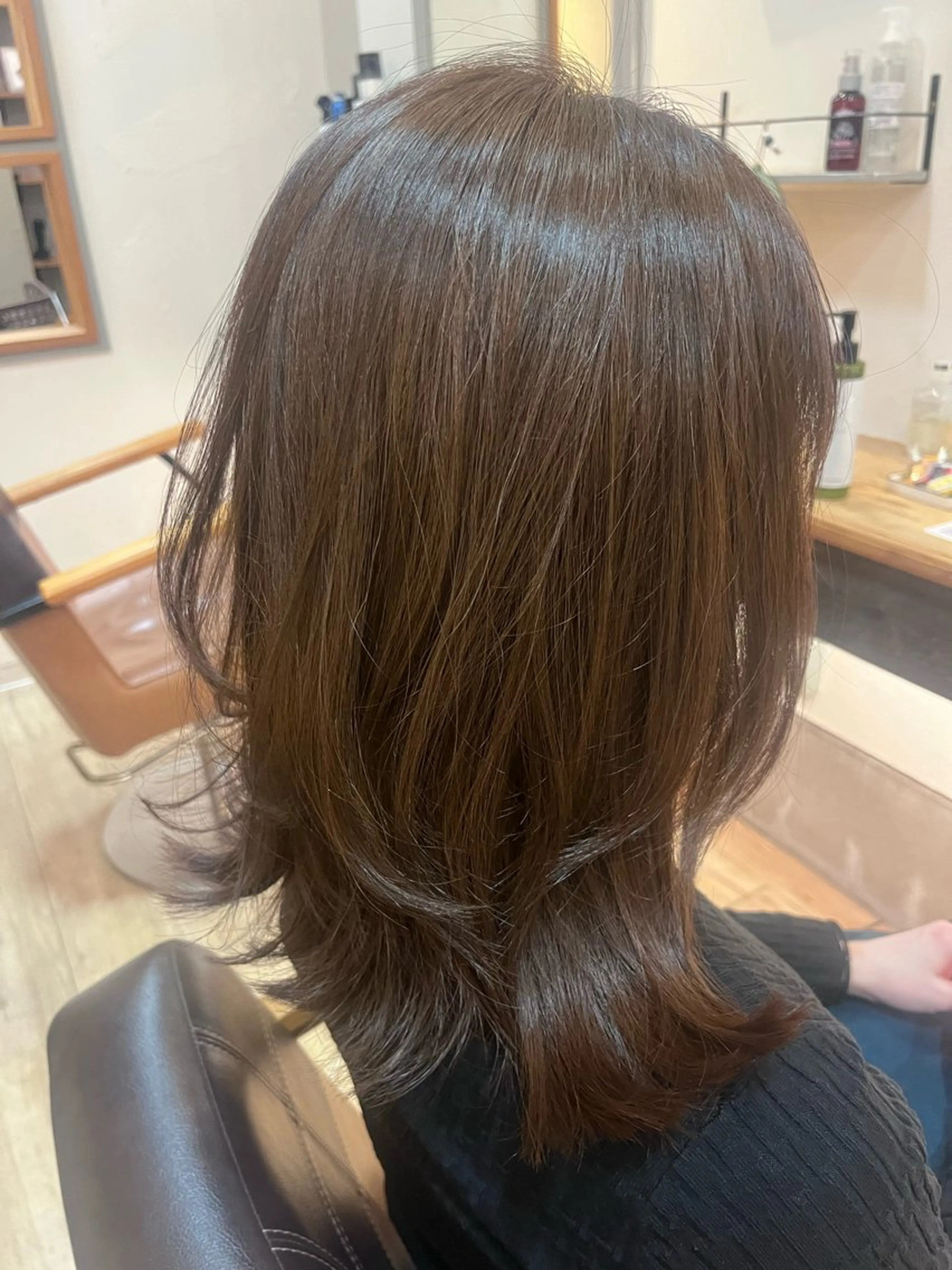ミディアム ミディアムレイヤー レイヤーカット ハラちゃんカット✂︎ 透明感🩵ケアカラーのヘアスタイル