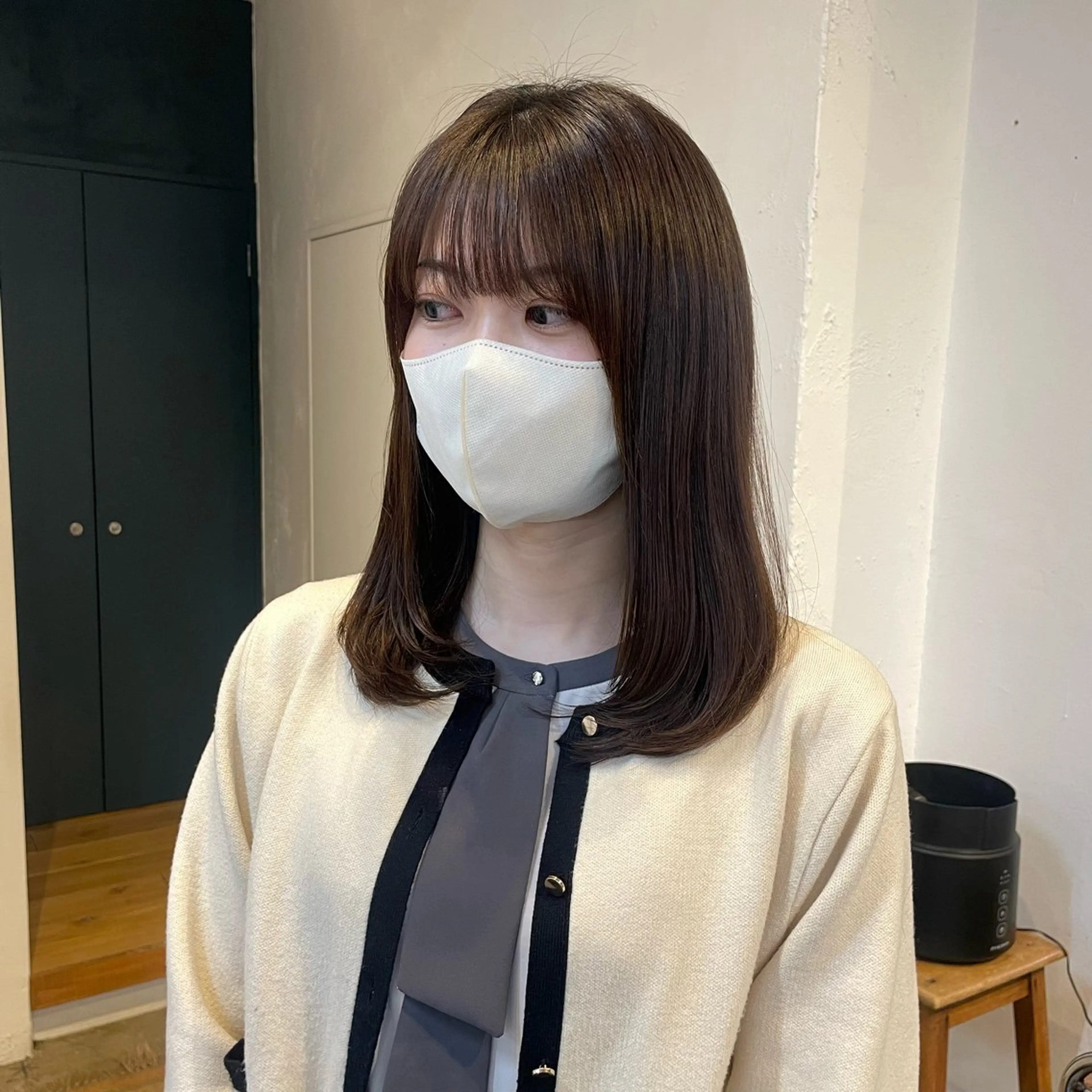 ロング mina / 透明感ベージュカラーのヘアスタイル