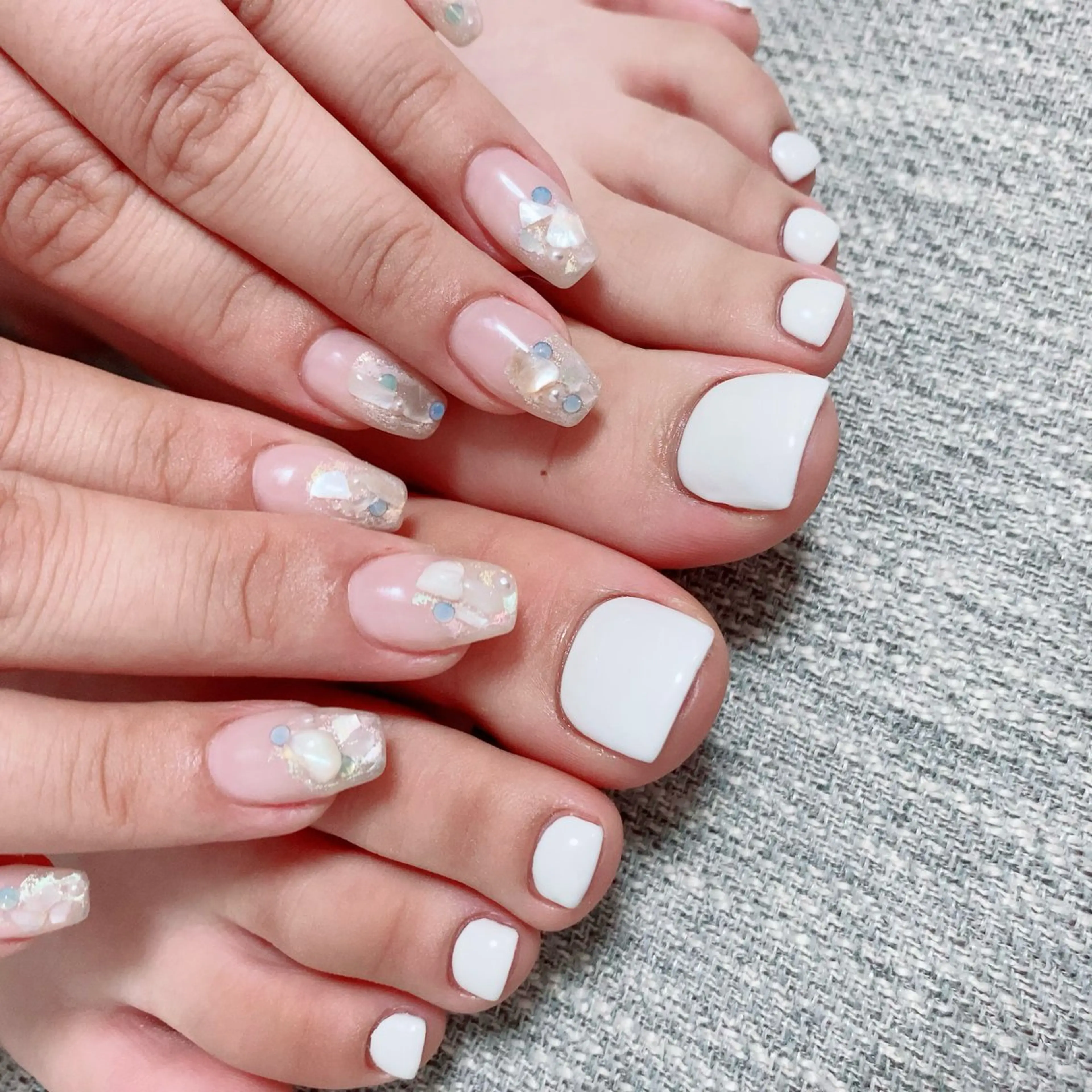 ネイル オーロラネイル フレンチネイル グラデーション キラキラネイル 韓国ネイル フットネイル Lance nailのネイルデザイン