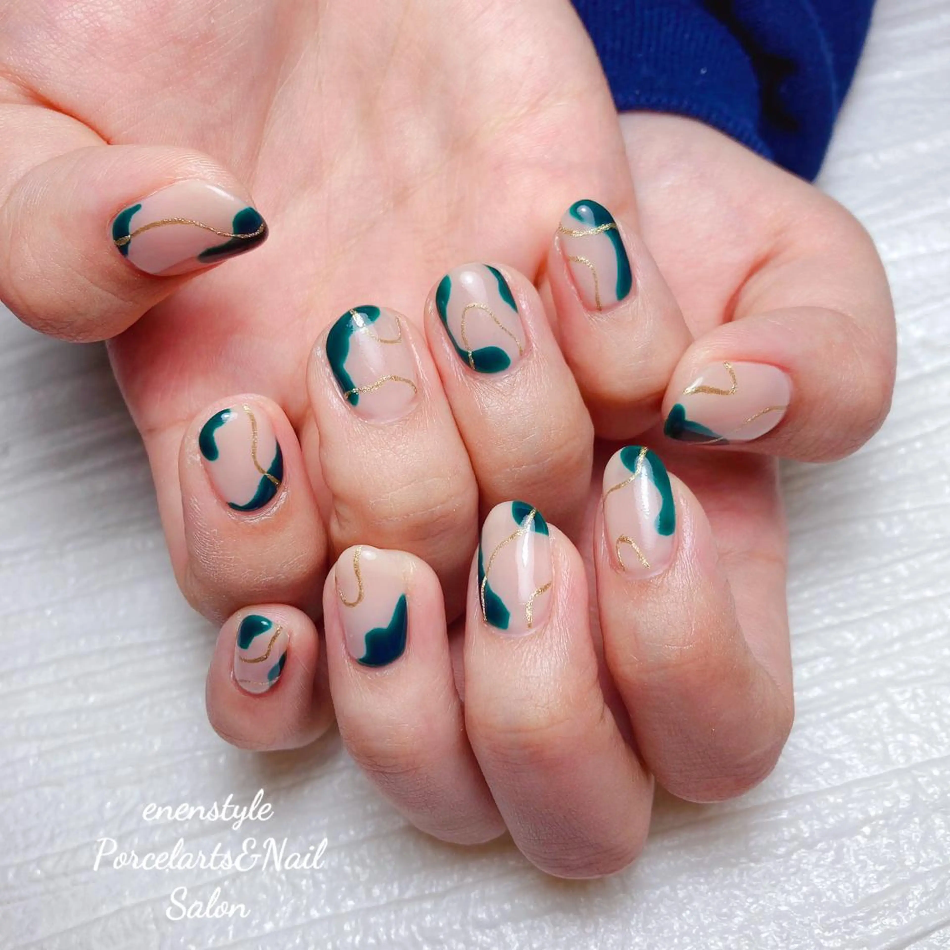 ショート ネイル 👑enen style👑のネイルデザイン