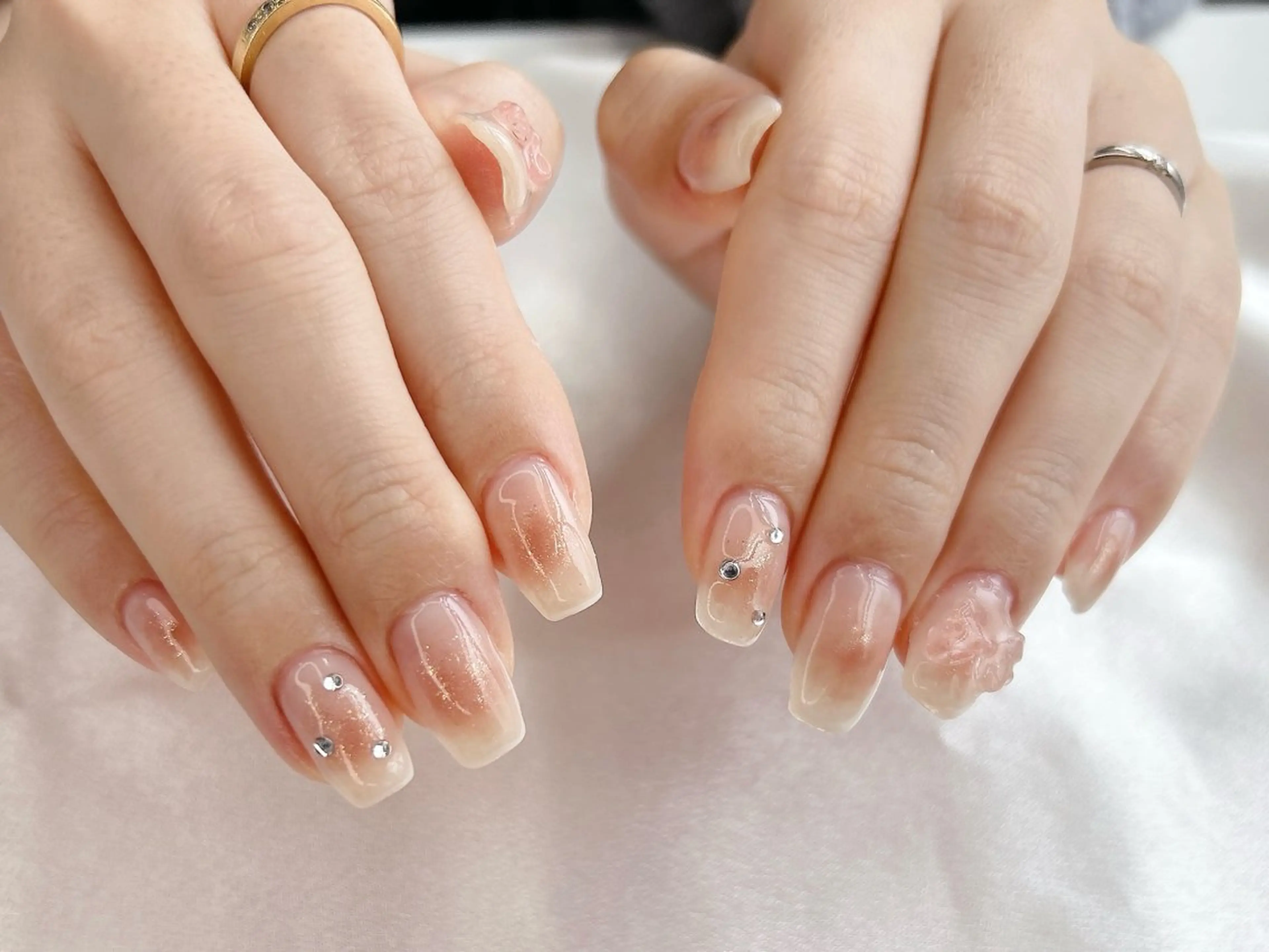 ネイル チークネイル 桜ネイル ガーリー ハート リボン ハンドネイル Forca total studio所属・Forca Airaのネイルデザイン