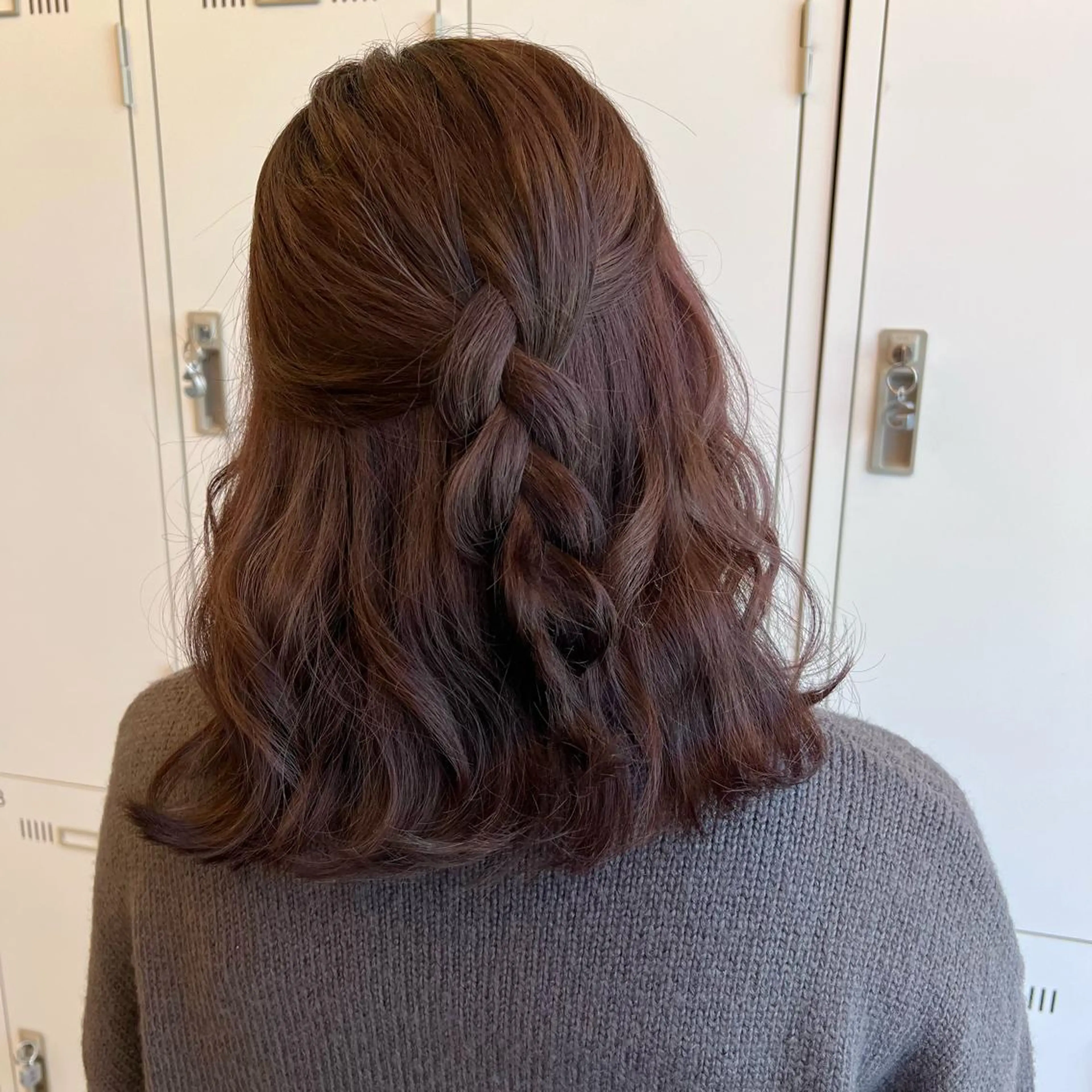 ミディアム カラー YUNA ユウナのヘアスタイル