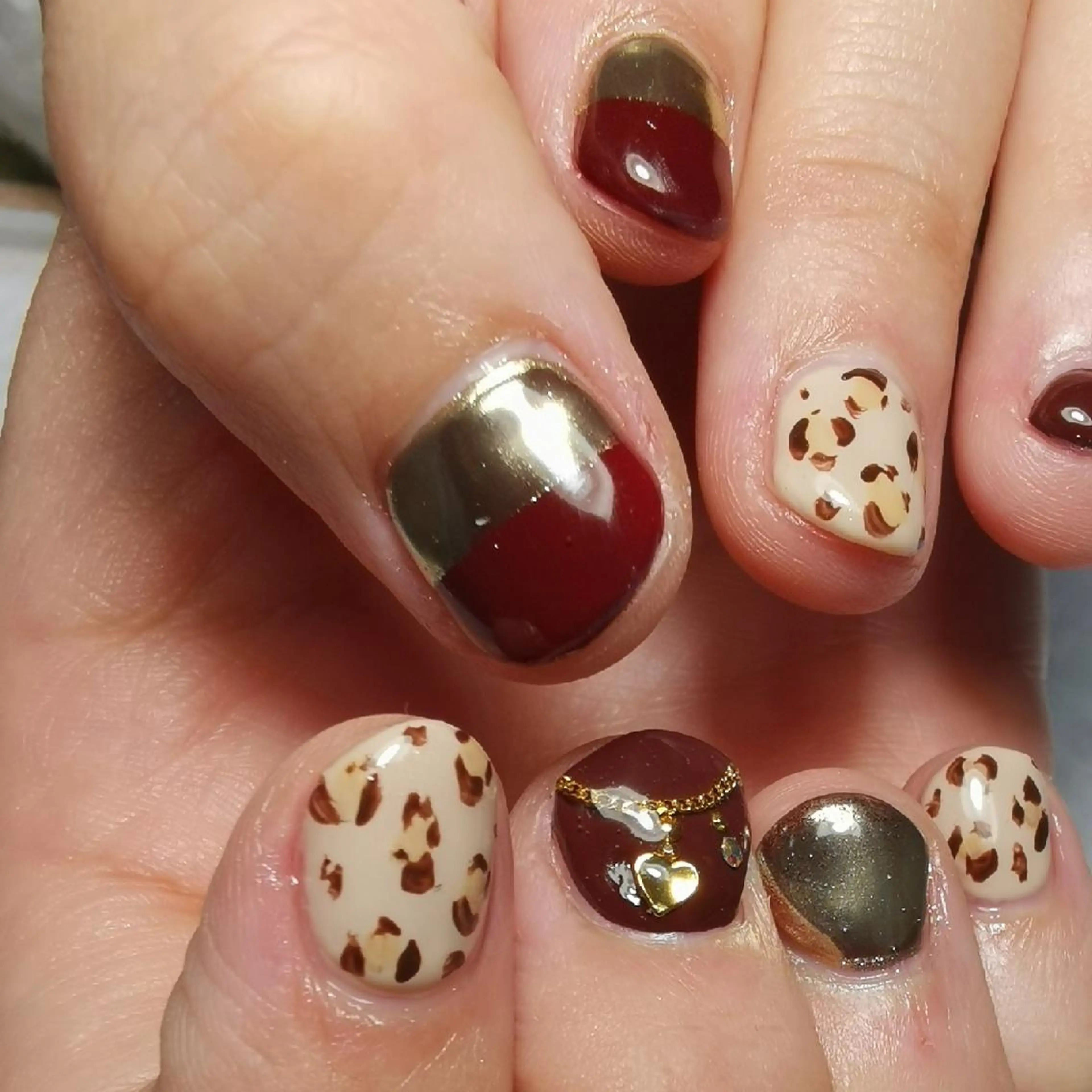 ネイル アニマル柄 ミラーネイル ハンドネイル reve あやののネイルデザイン